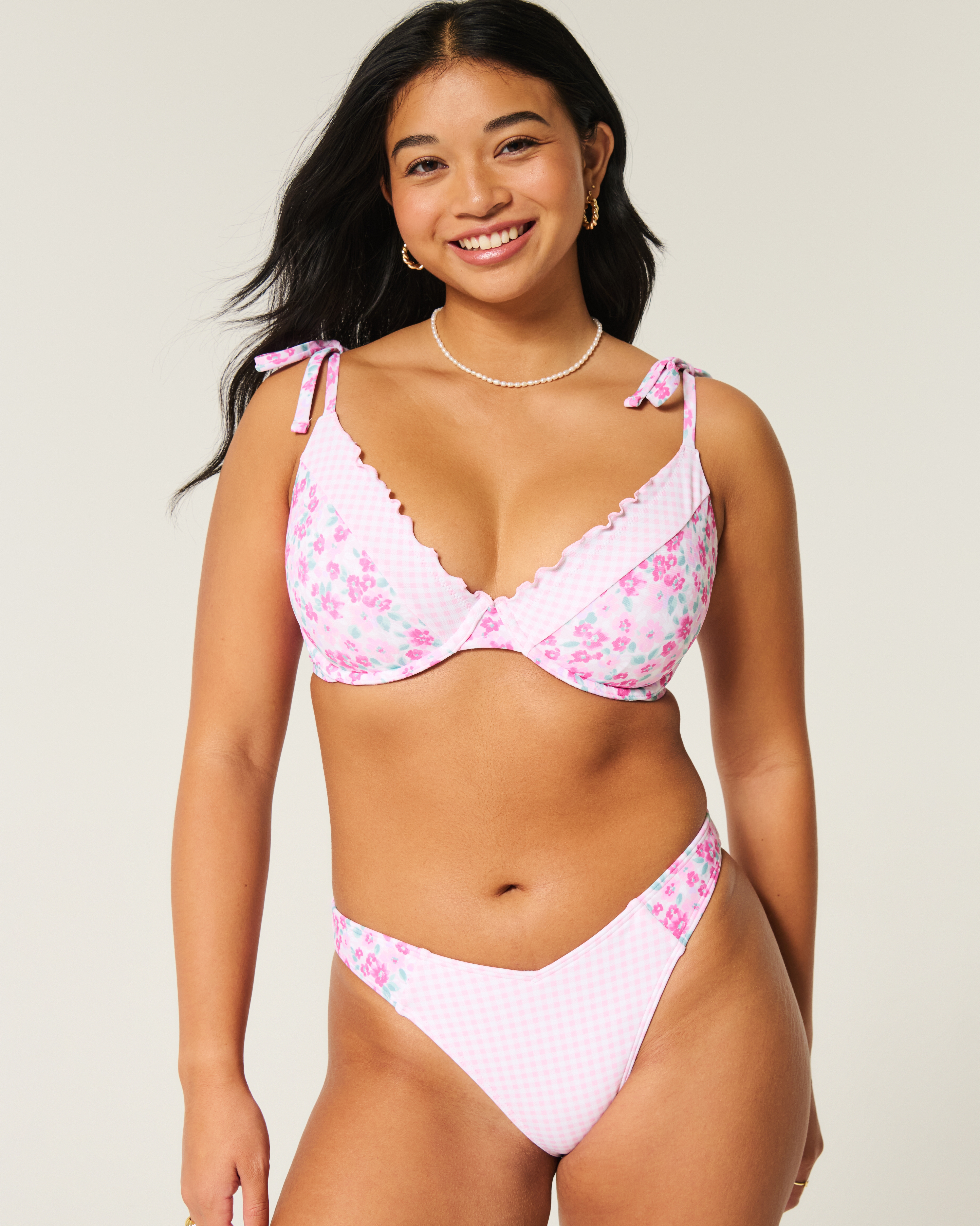 Curvy Ruffle Edge Underwire Bikini Top