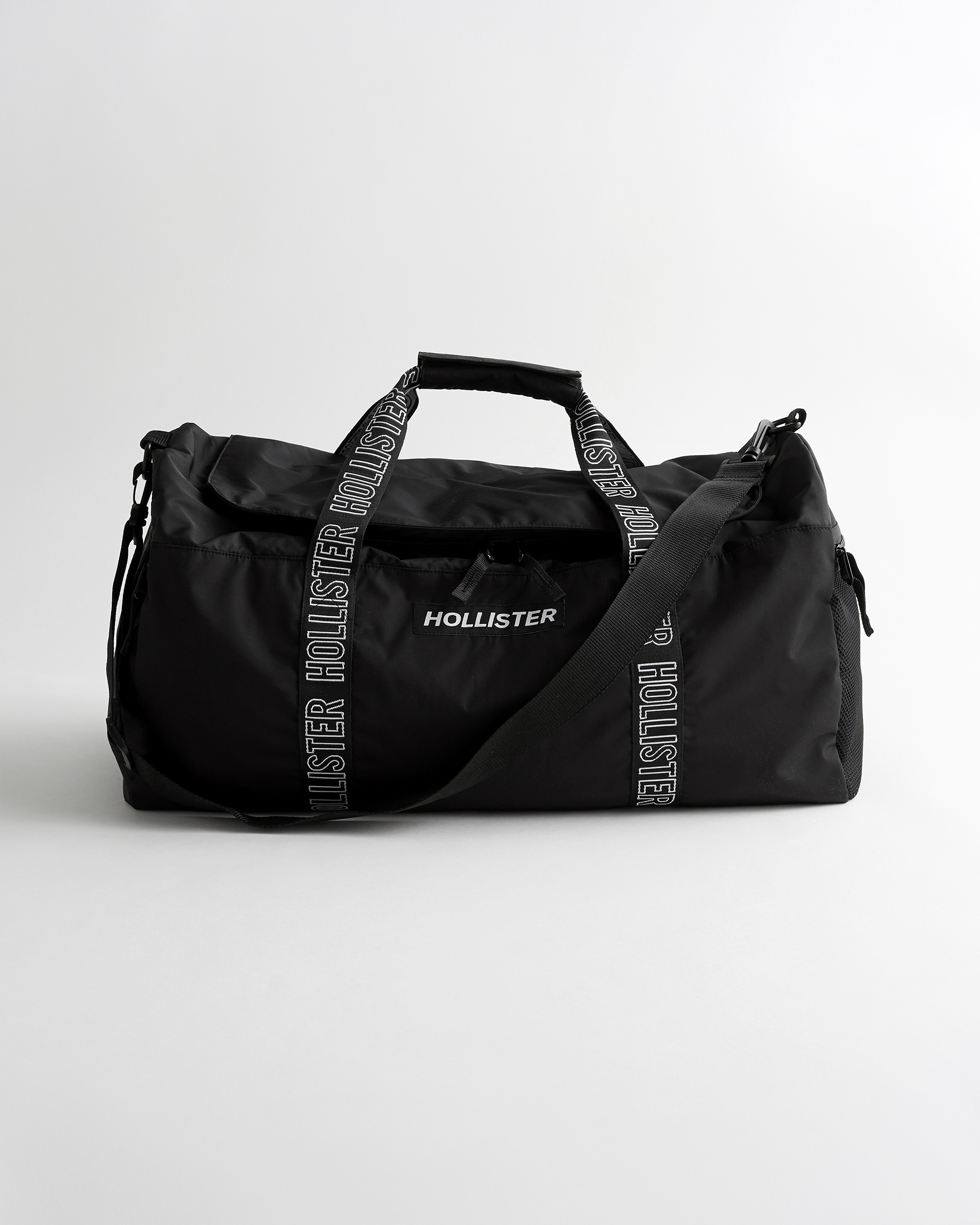 hollister free duffle bag