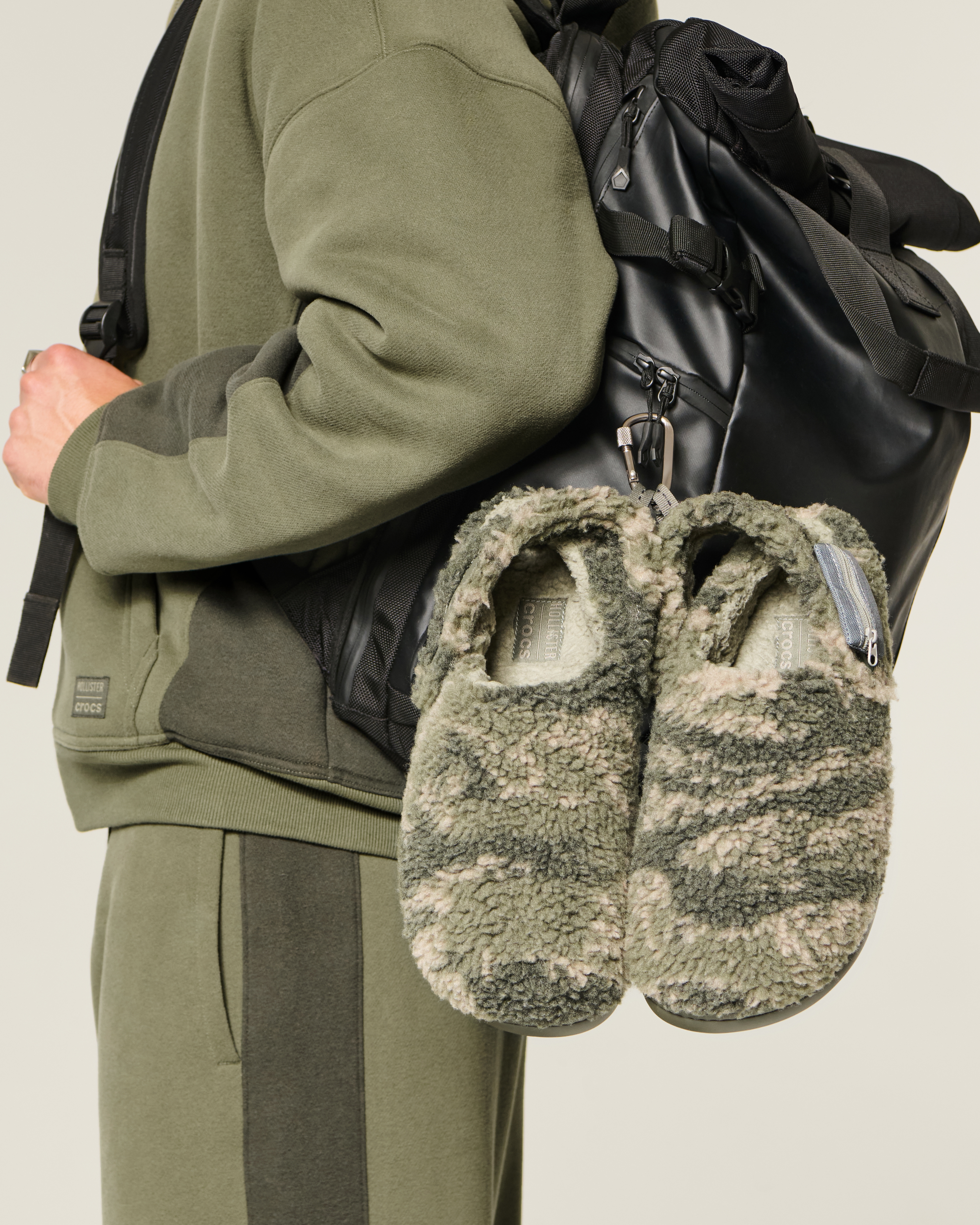 Hollister x Crocs Classic Unfurgettable Clog