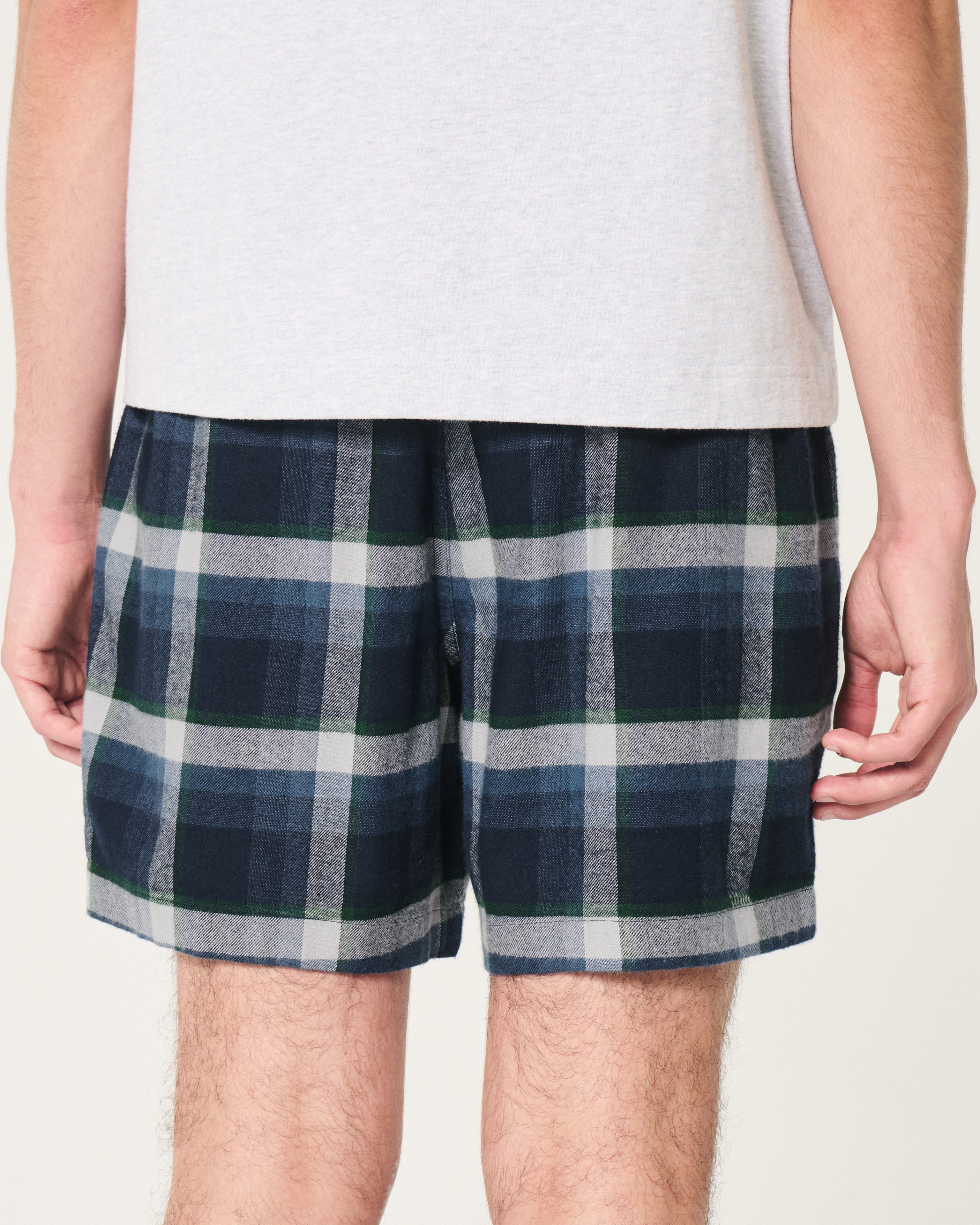 Men s Flannel Sleep Shorts in Navy Plaid Size L from Hollister