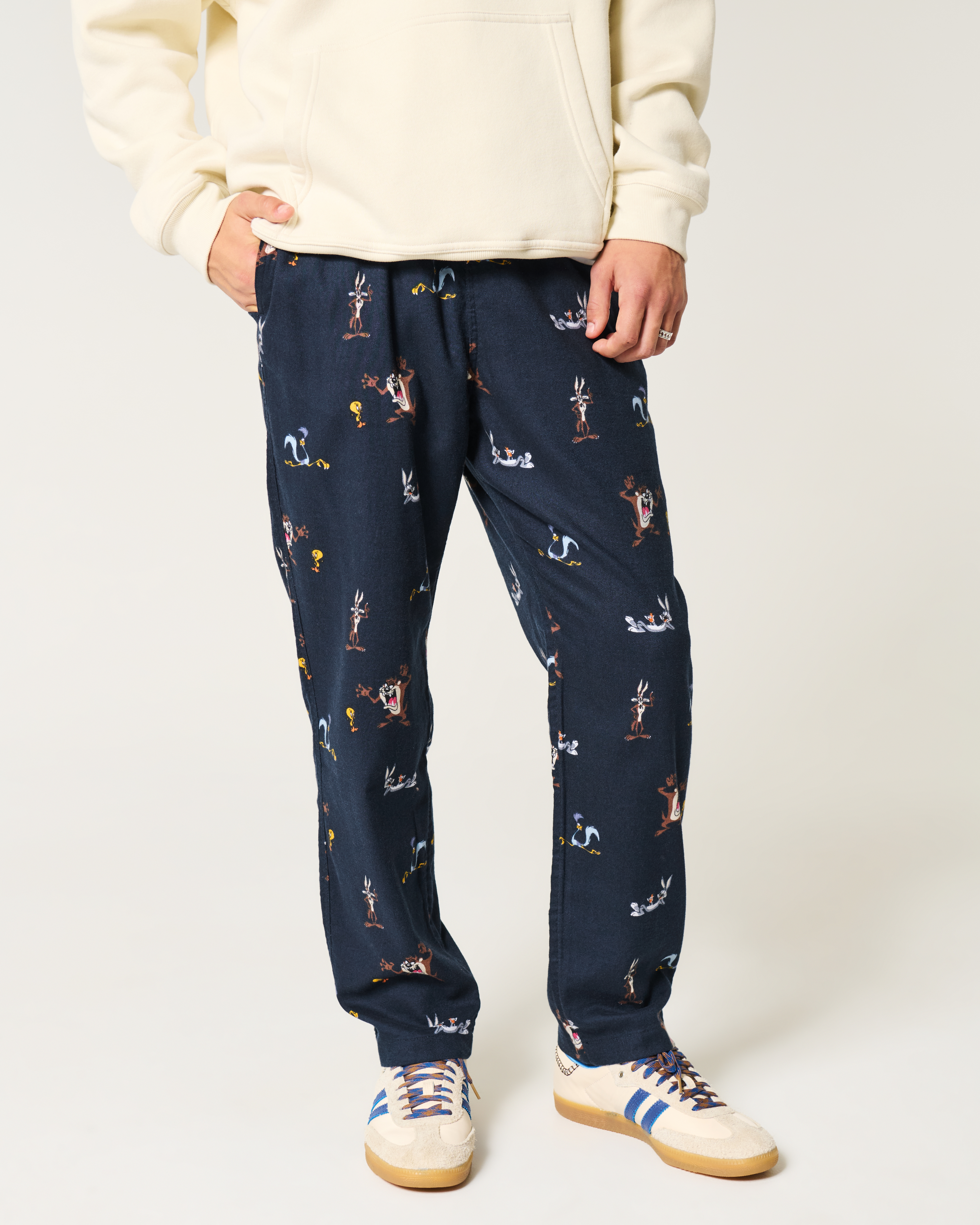 24/7 Looney Tunes Graphic Flannel Pajama Pants