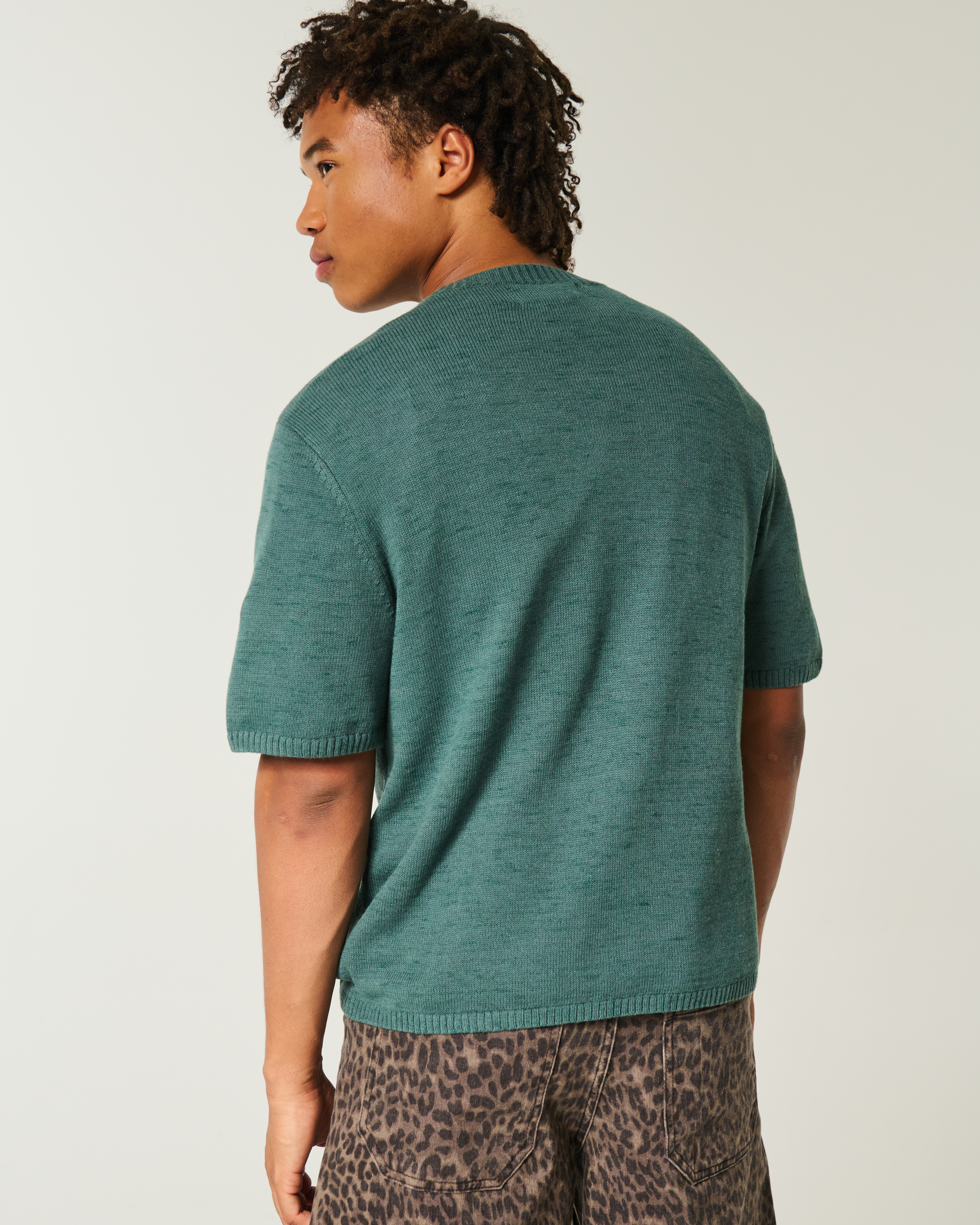 Men's Boxy Crew Sweater T-Shirt | Men's Tops | HollisterCo.com Men's Boxy Crew Sweater T-Shirt | Men's Tops | HollisterCo.com