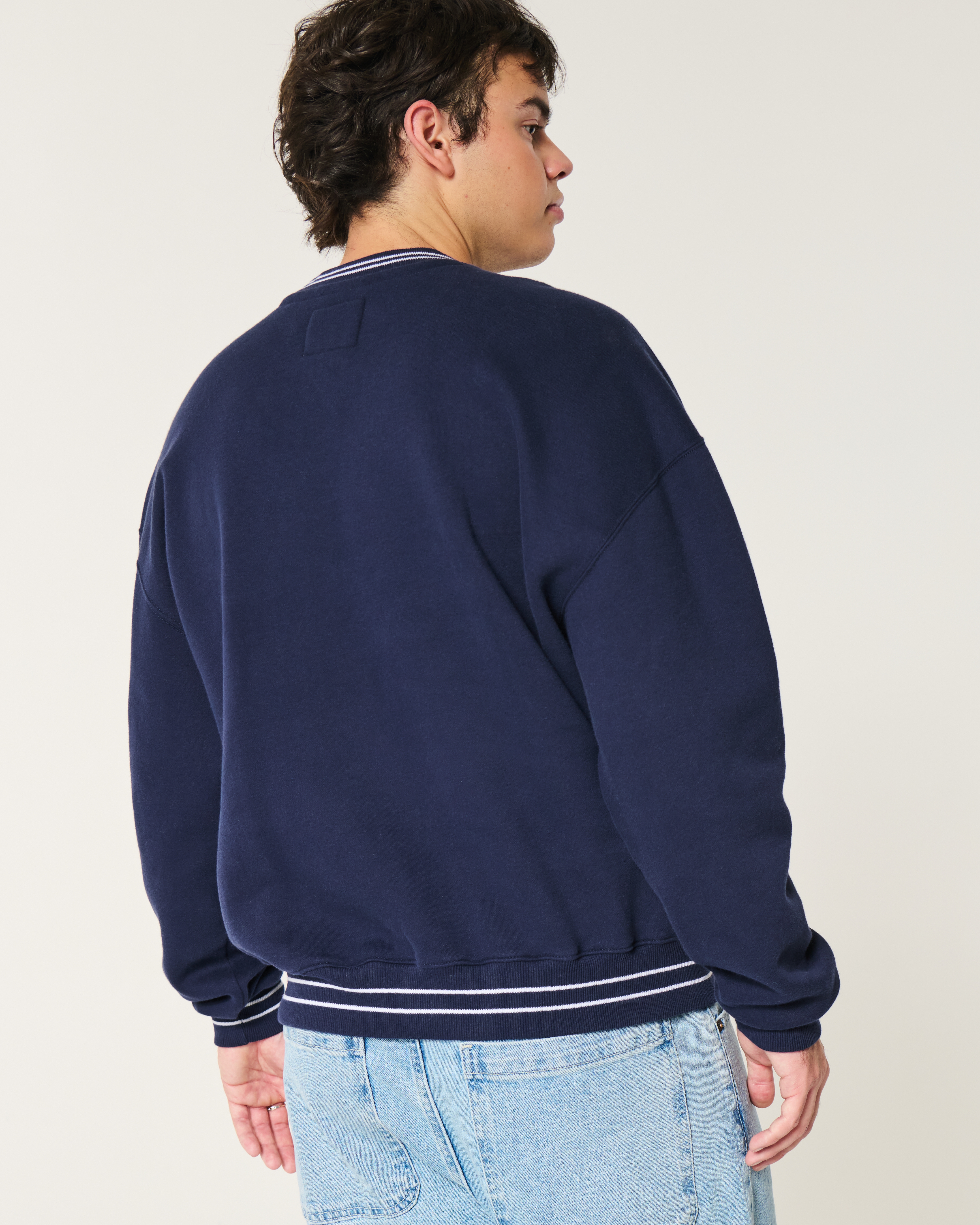 Boxy University of Illinois Fighting Illini Graphic Crew Sweatshirt