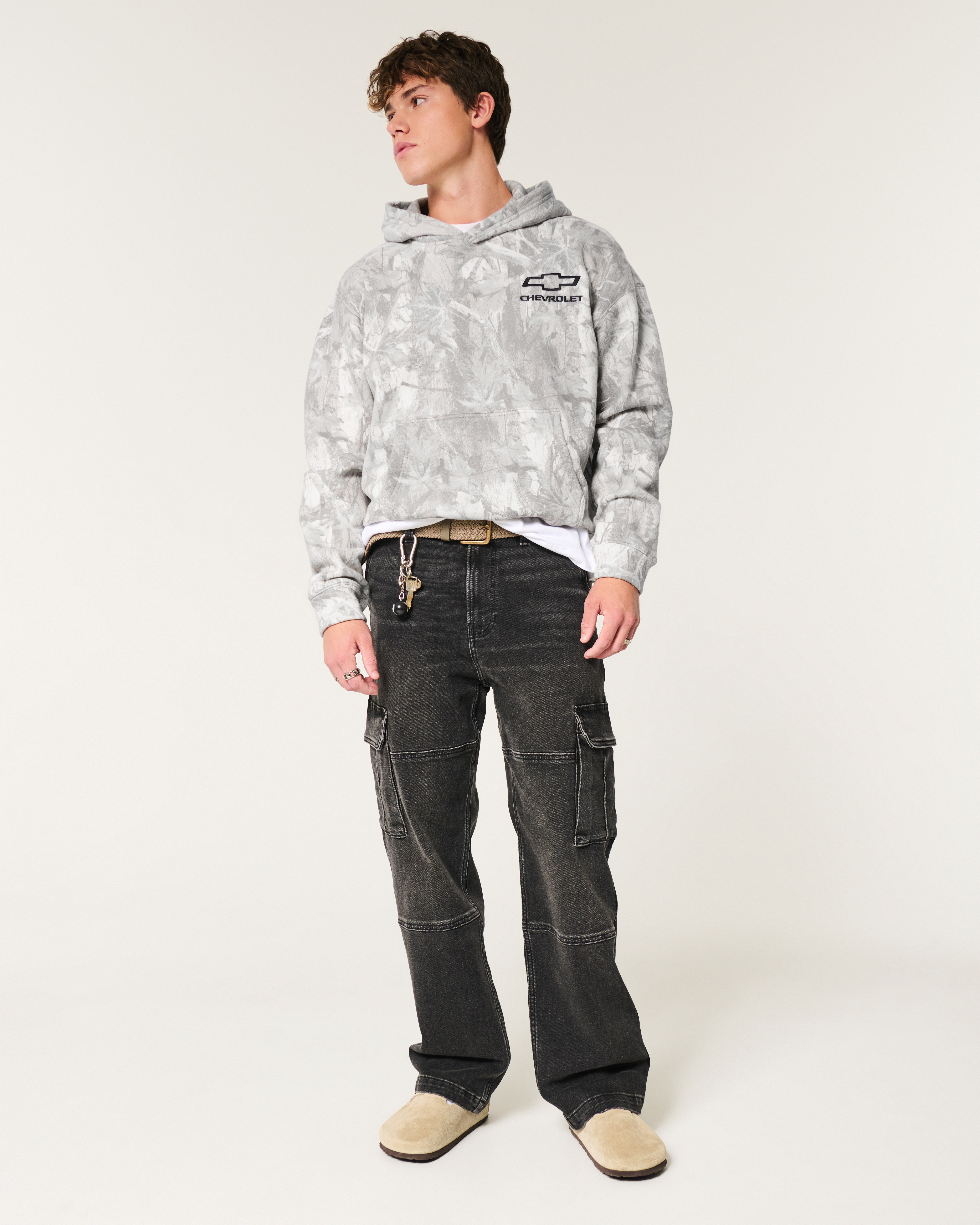 ★Hollister.co★カモシボレーグラフィックパーカー Men's Boxy Camo Chevrolet Graphic Hoodie | Men's Graphics