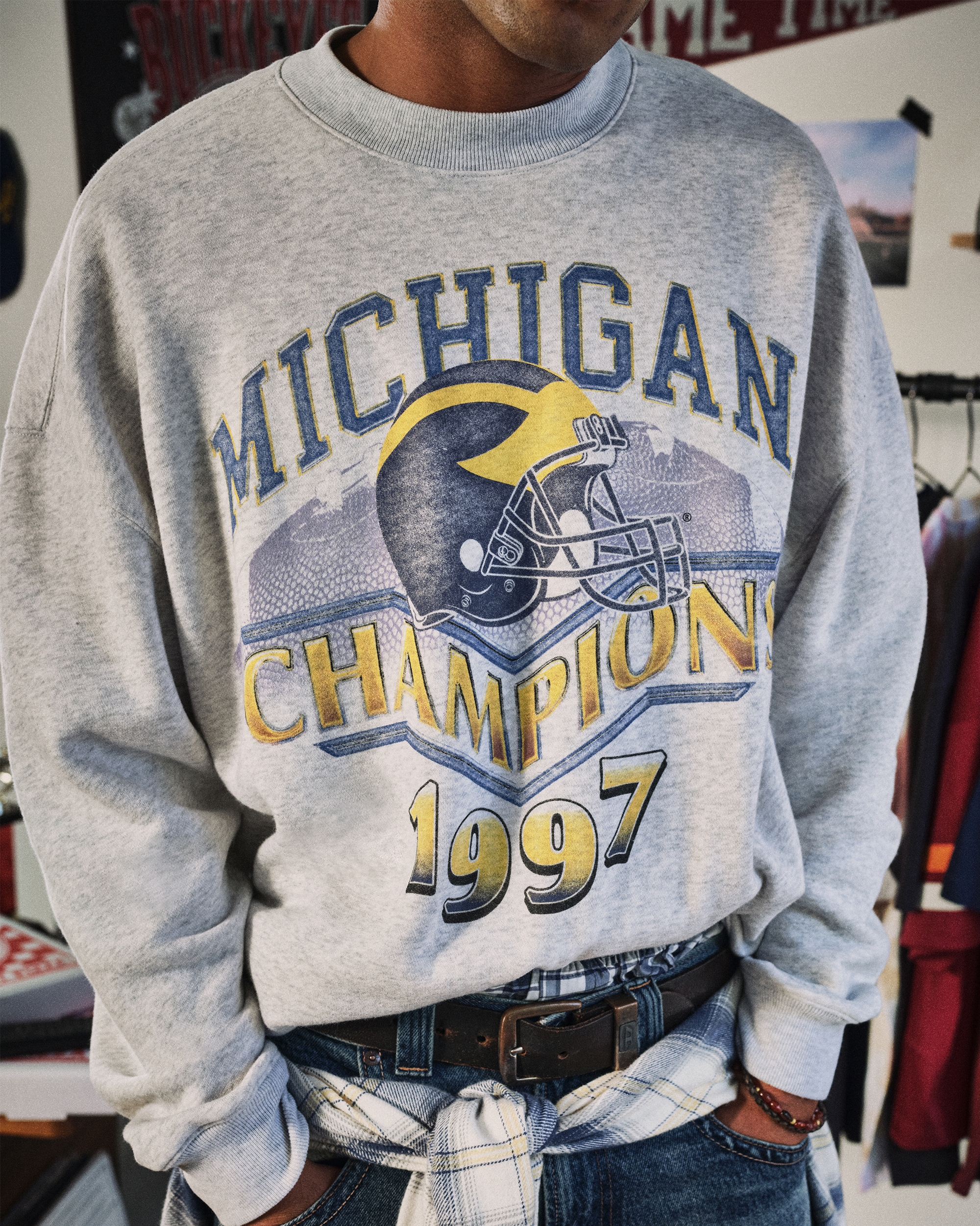 Boxy University of Michigan Wolverines Graphic Crew Sweatshirt