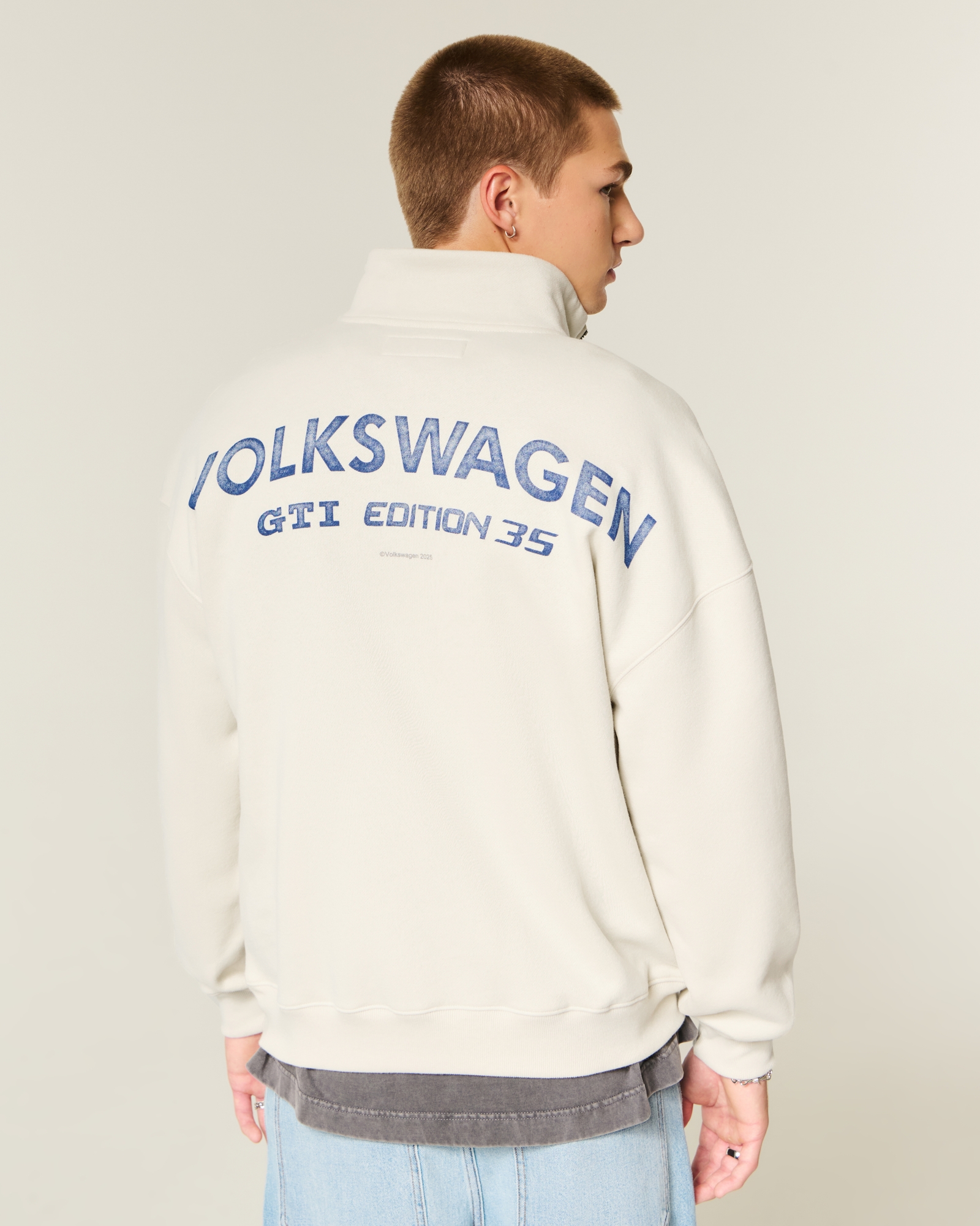 Men's Boxy Half-Zip Volkswagen Graphic Sweatshirt | Men's Graphics