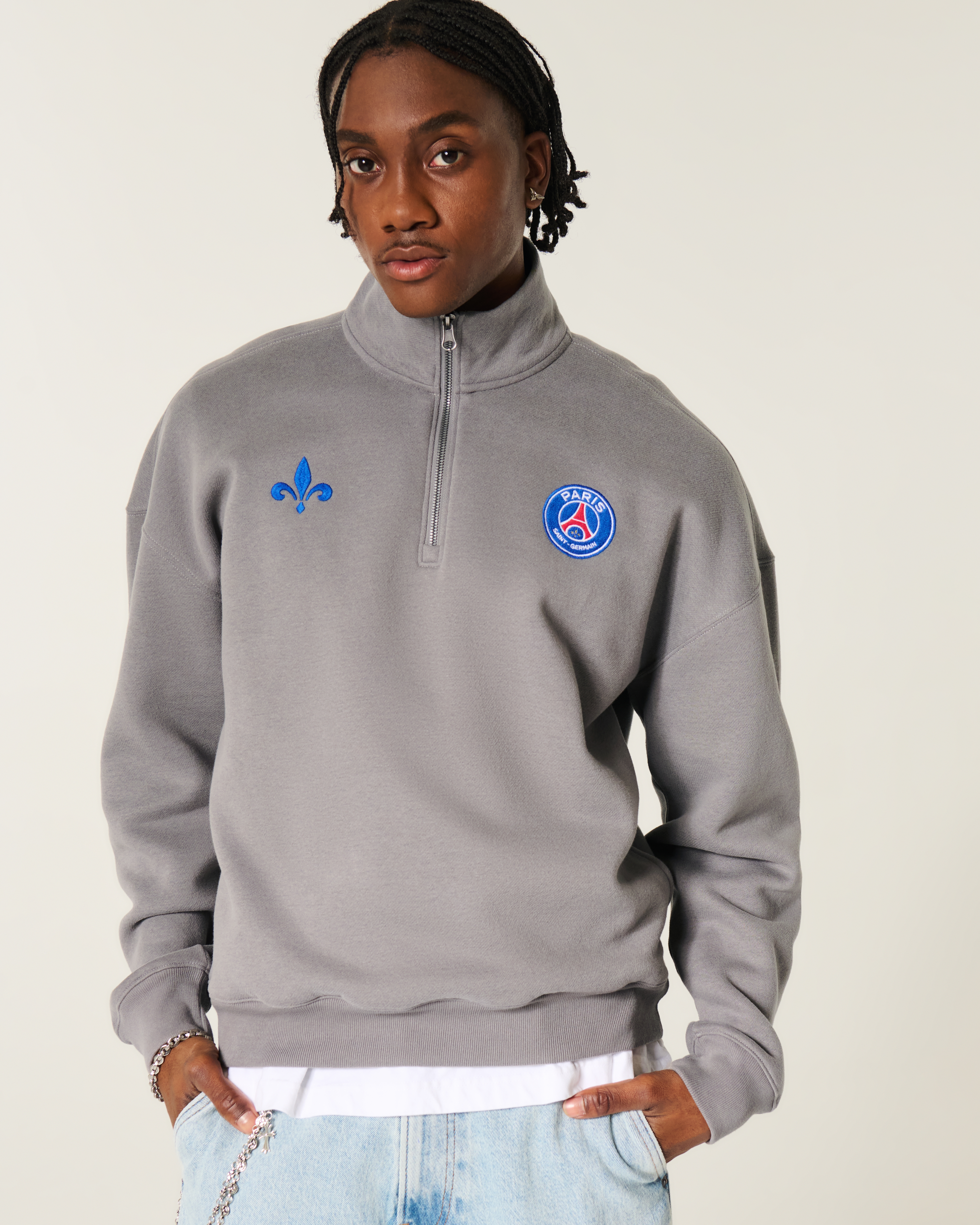 Paris Saint-Germain F.C. Graphic Quarter-Zip Sweatshirt