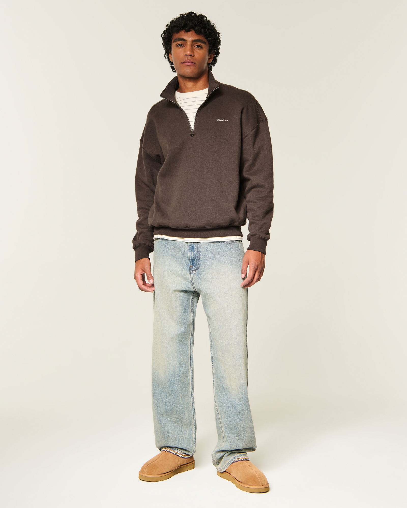 メンズ Hollister Feel Good Boxy Quarter-Zip Logo Sweatshirt
