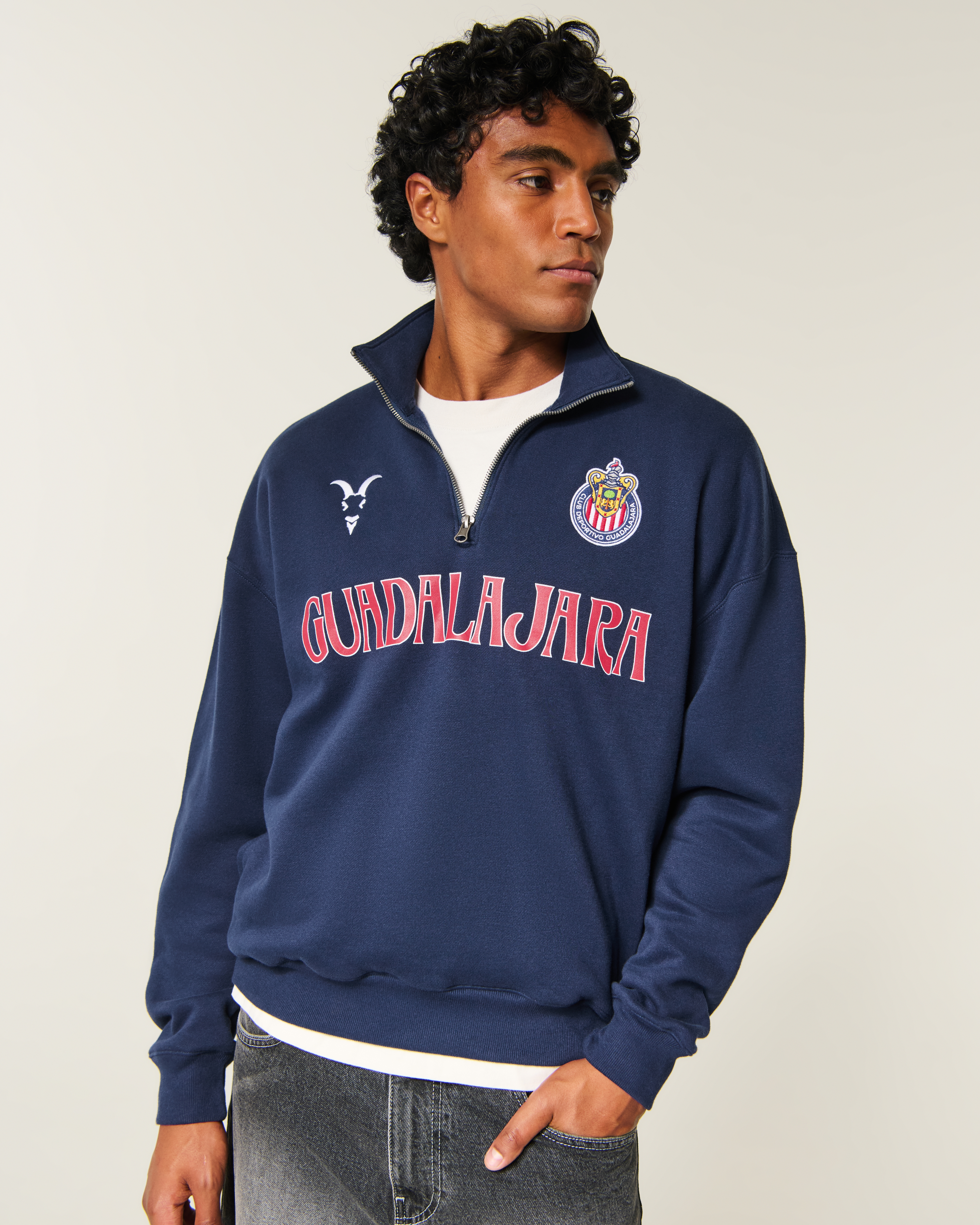 Quarter-Zip C.D. Guadalajara Graphic Sweatshirt