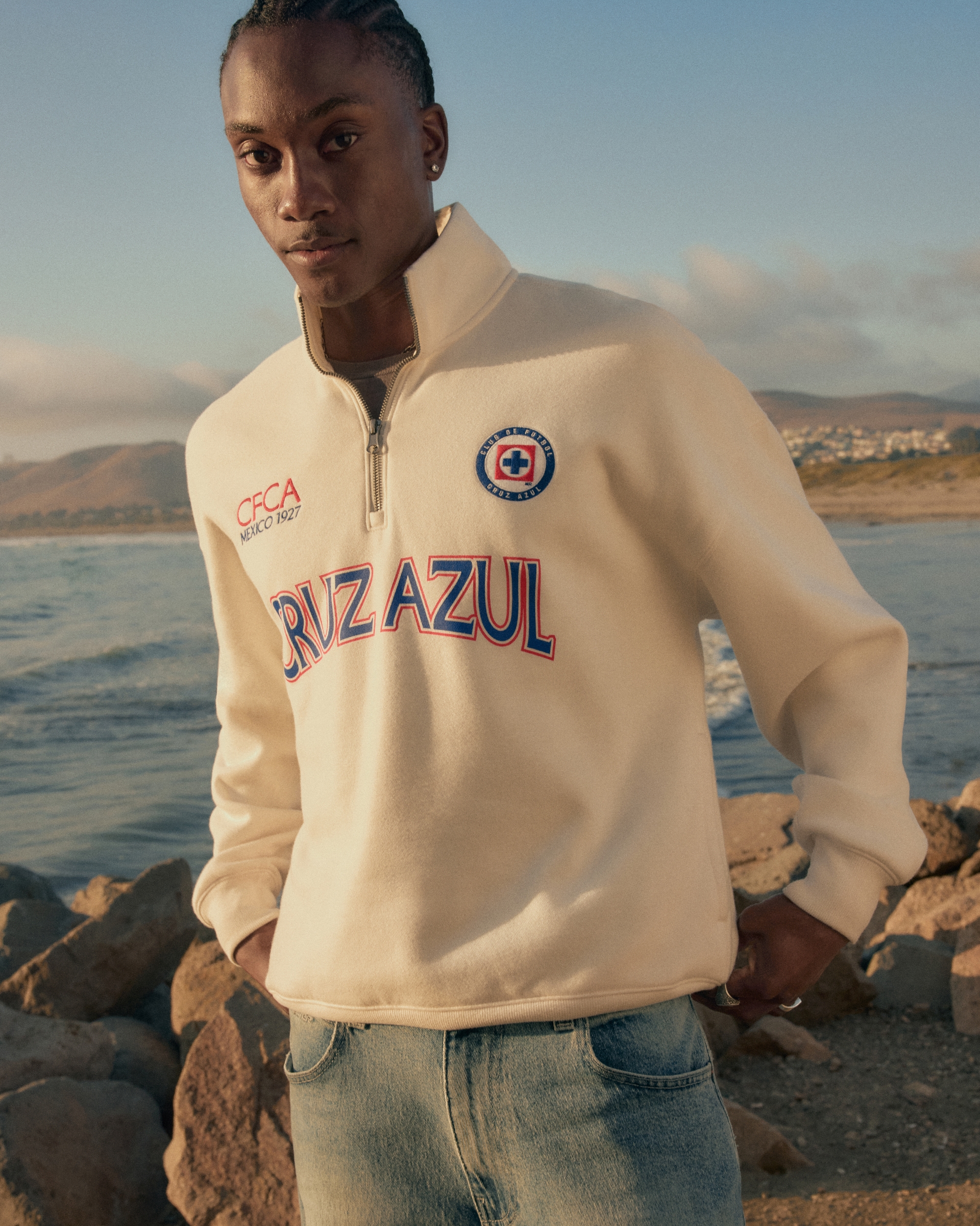 Quarter-Zip Club de Futbol Cruz Azul Graphic Sweatshirt