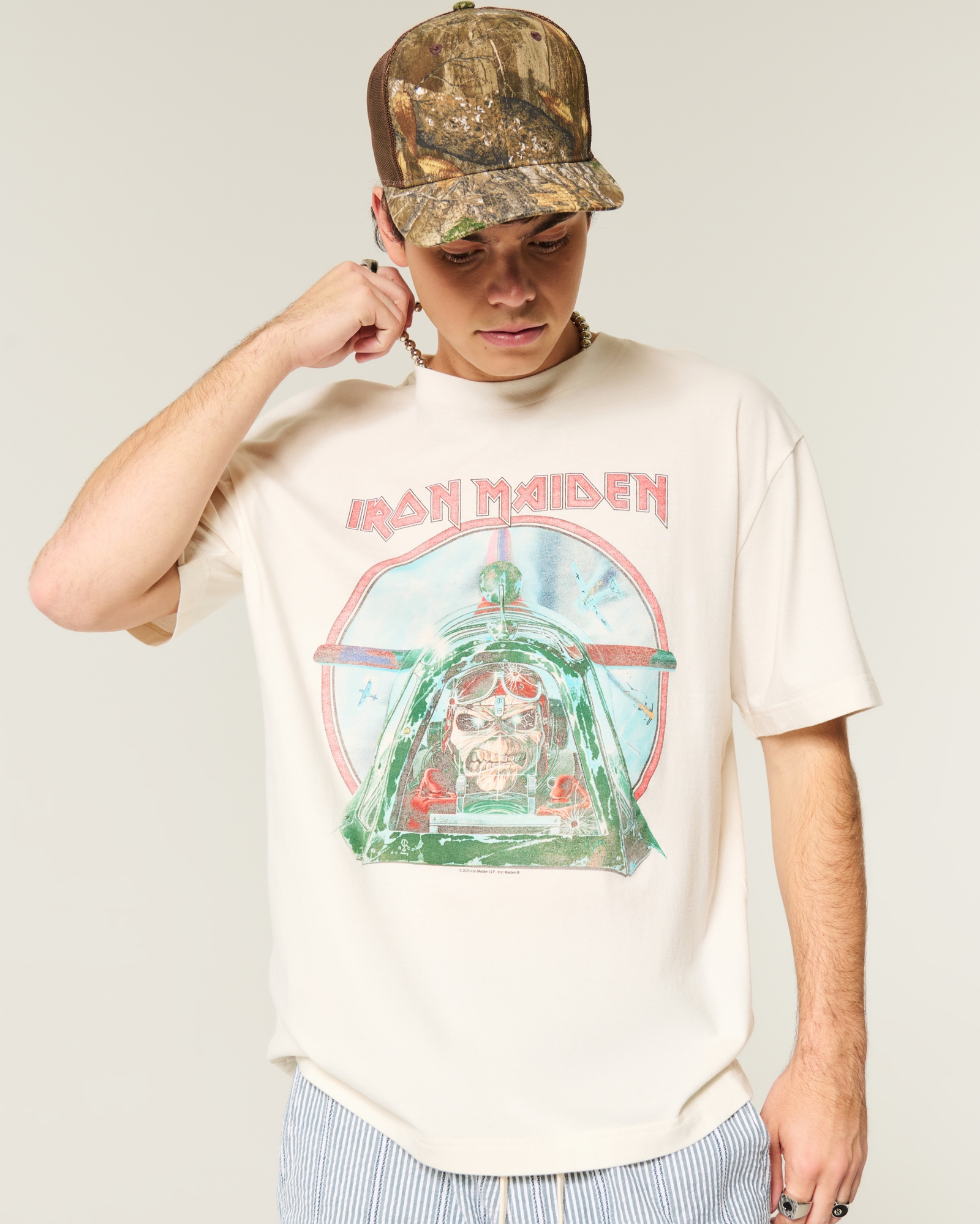 Men's Boxy Slayer Graphic Tee | Men's Sale | HollisterCo.com