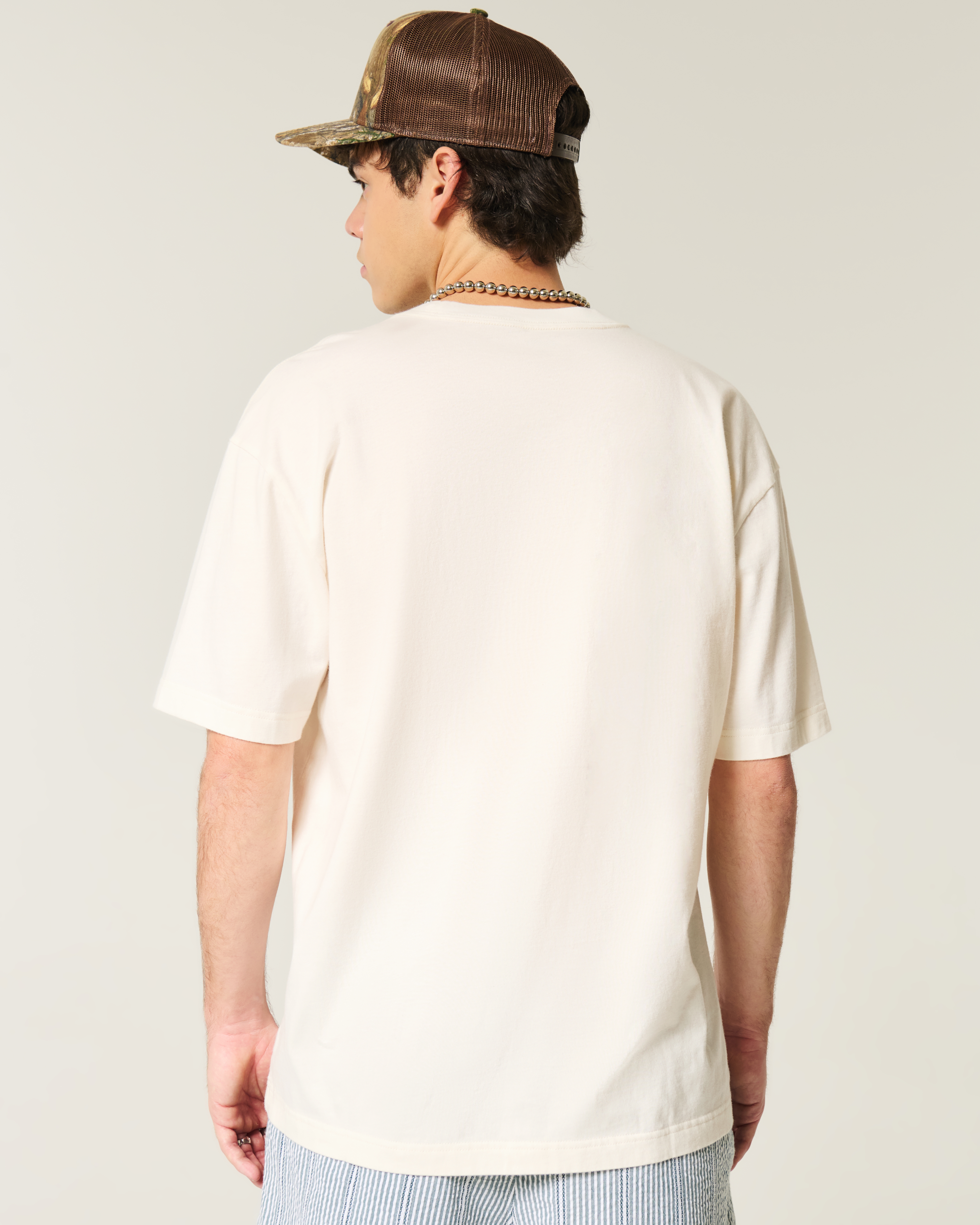 ★Hollister.co★ボクシーアイアンメイデン グラフィックTシャツ Men's Boxy Iron Maiden Graphic Tee | Men's Tops