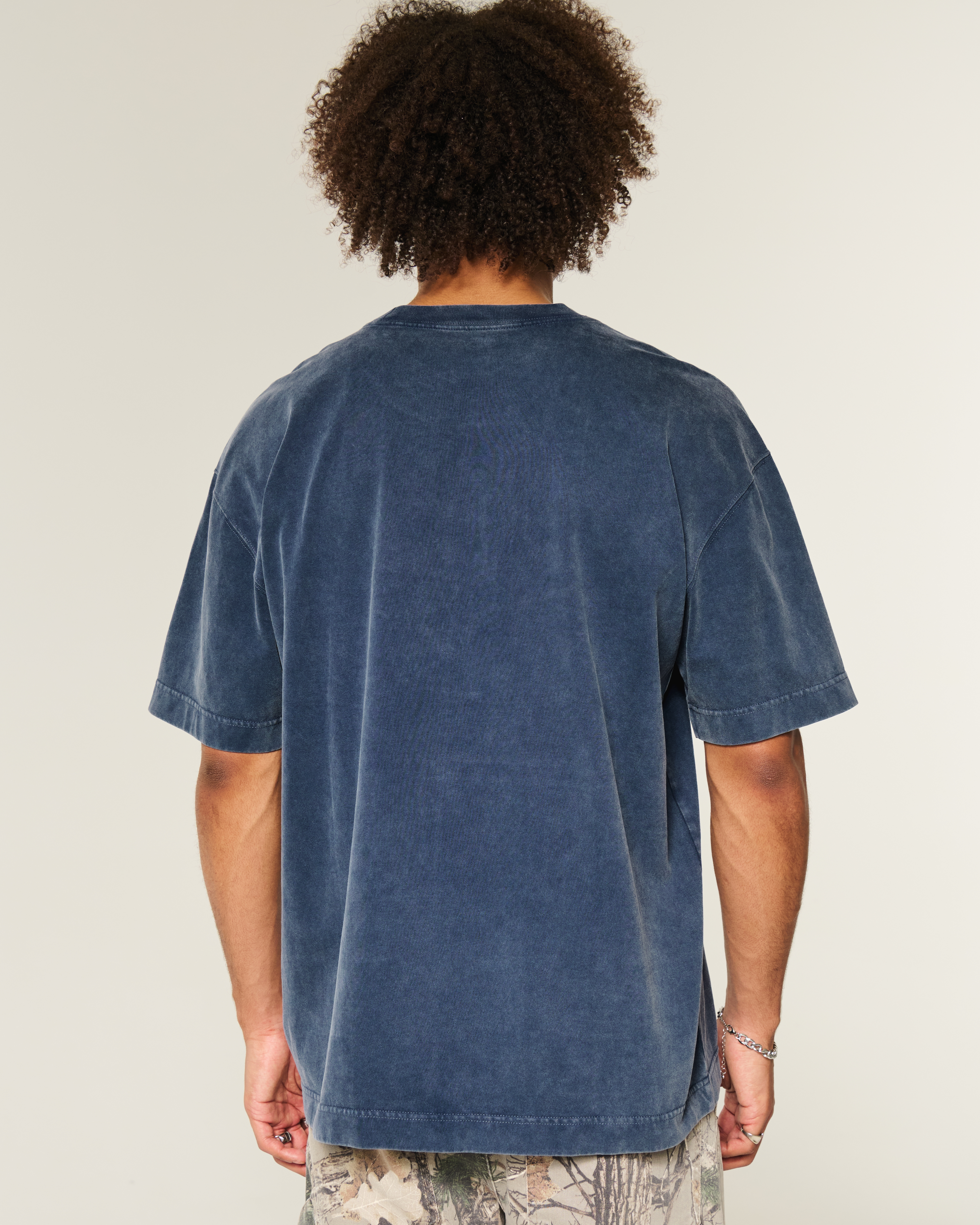 ★Hollister Co.★ルーニーテューンズ タズ グラフィックTシャツ Men's Boxy Crop Looney Tunes Taz Graphic Tee | Men's