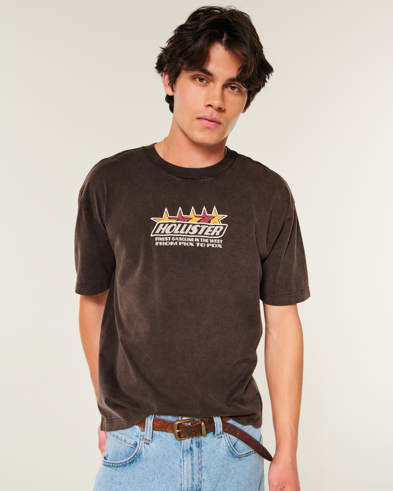 Men's Boxy Cotton Logo Graphic Tee | Men's Tops | HollisterCo.com