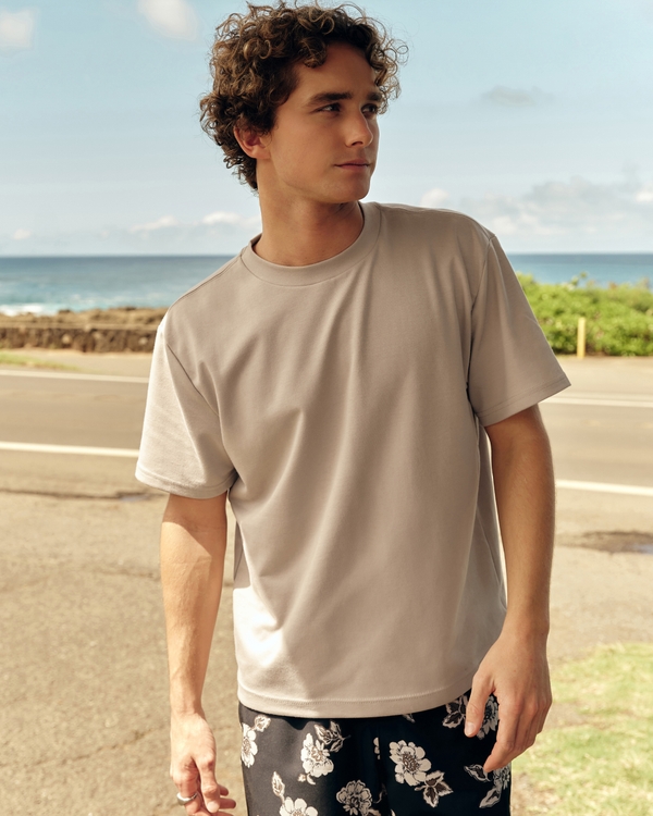 Relaxed Cooling Tee, Tan