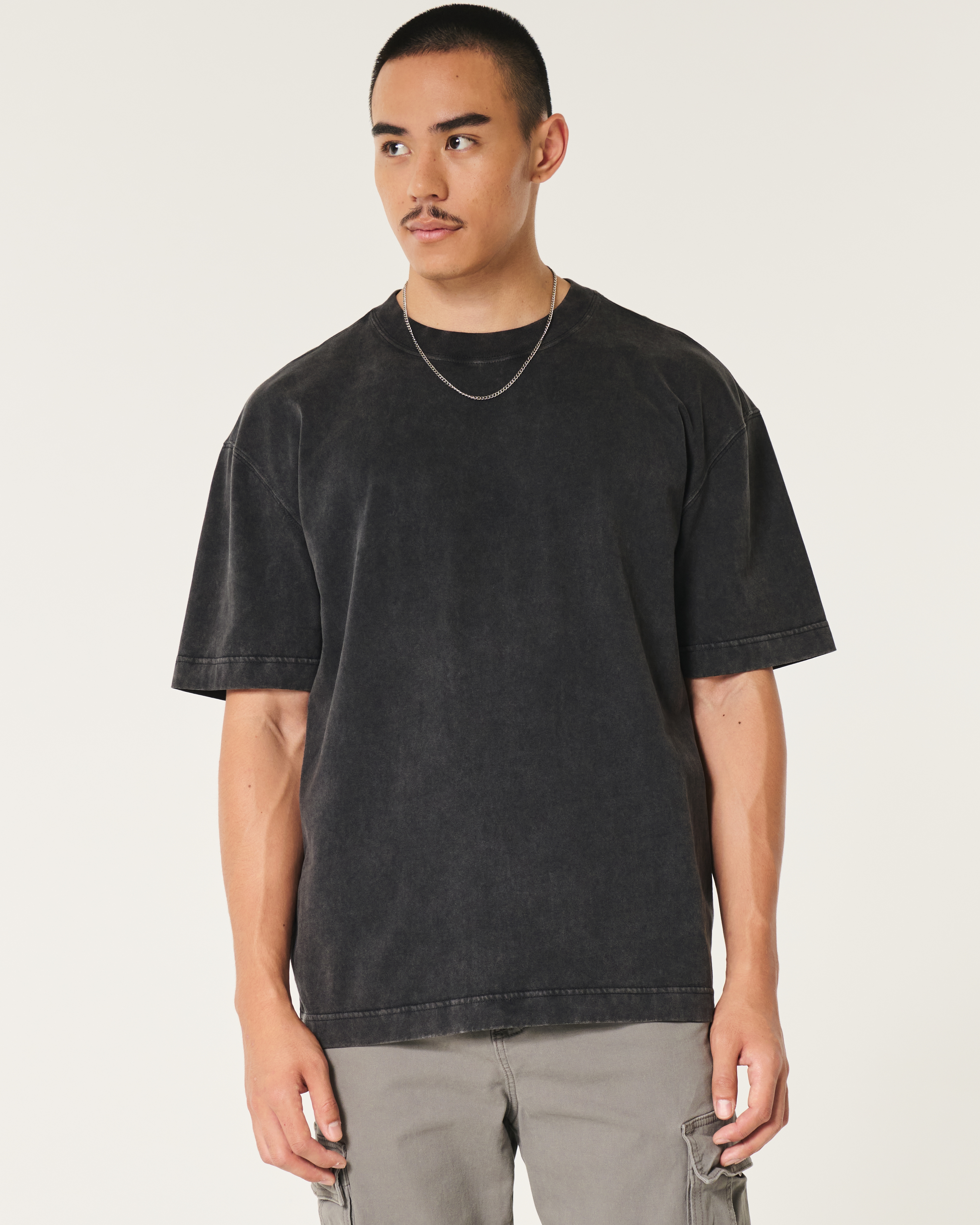 Men s Heavyweight Boxy Crew T Shirt in Washed Black Size XXL from Hollister