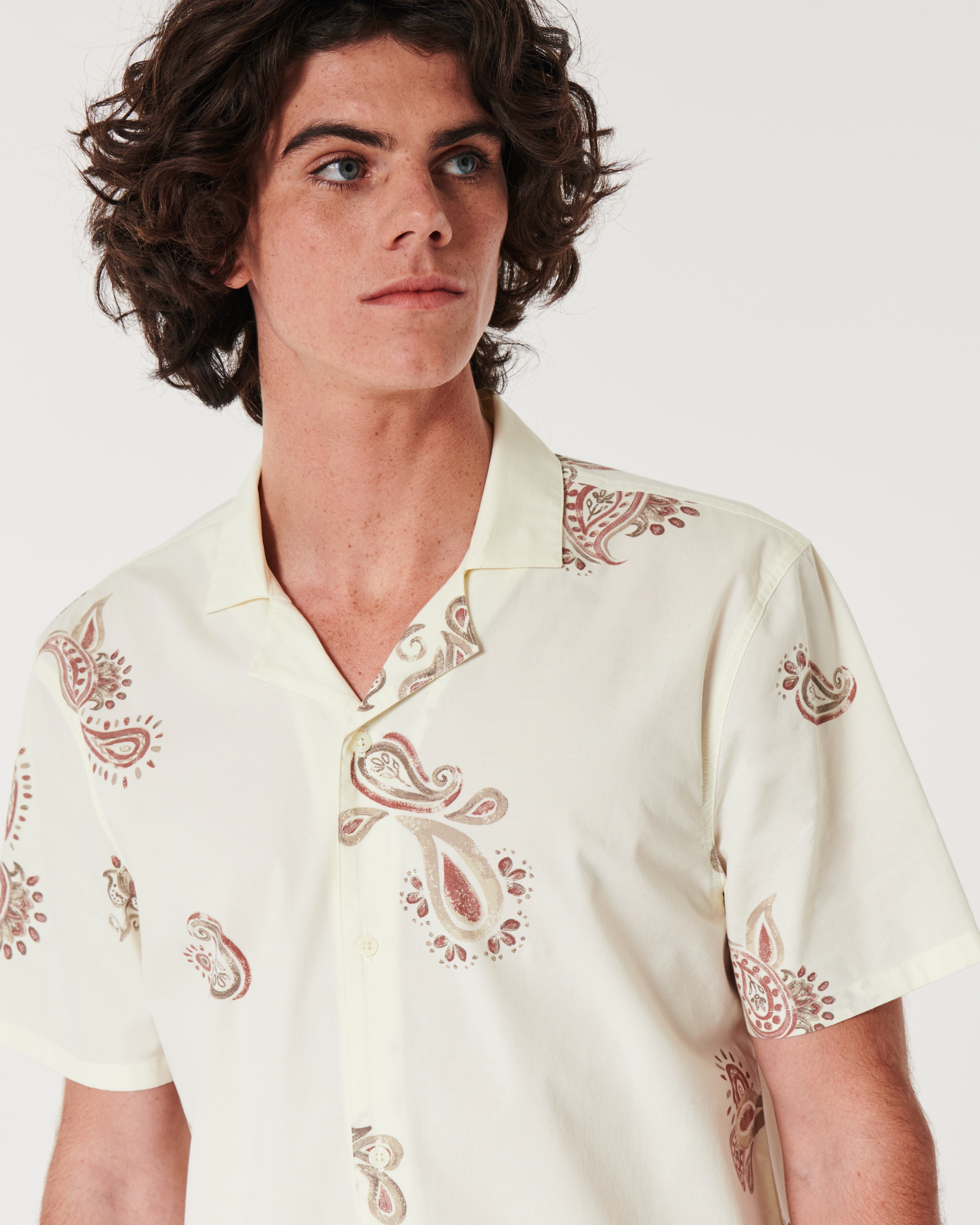 Men s Short Sleeve Paisley Poplin Shirt Men s Sale HollisterCo