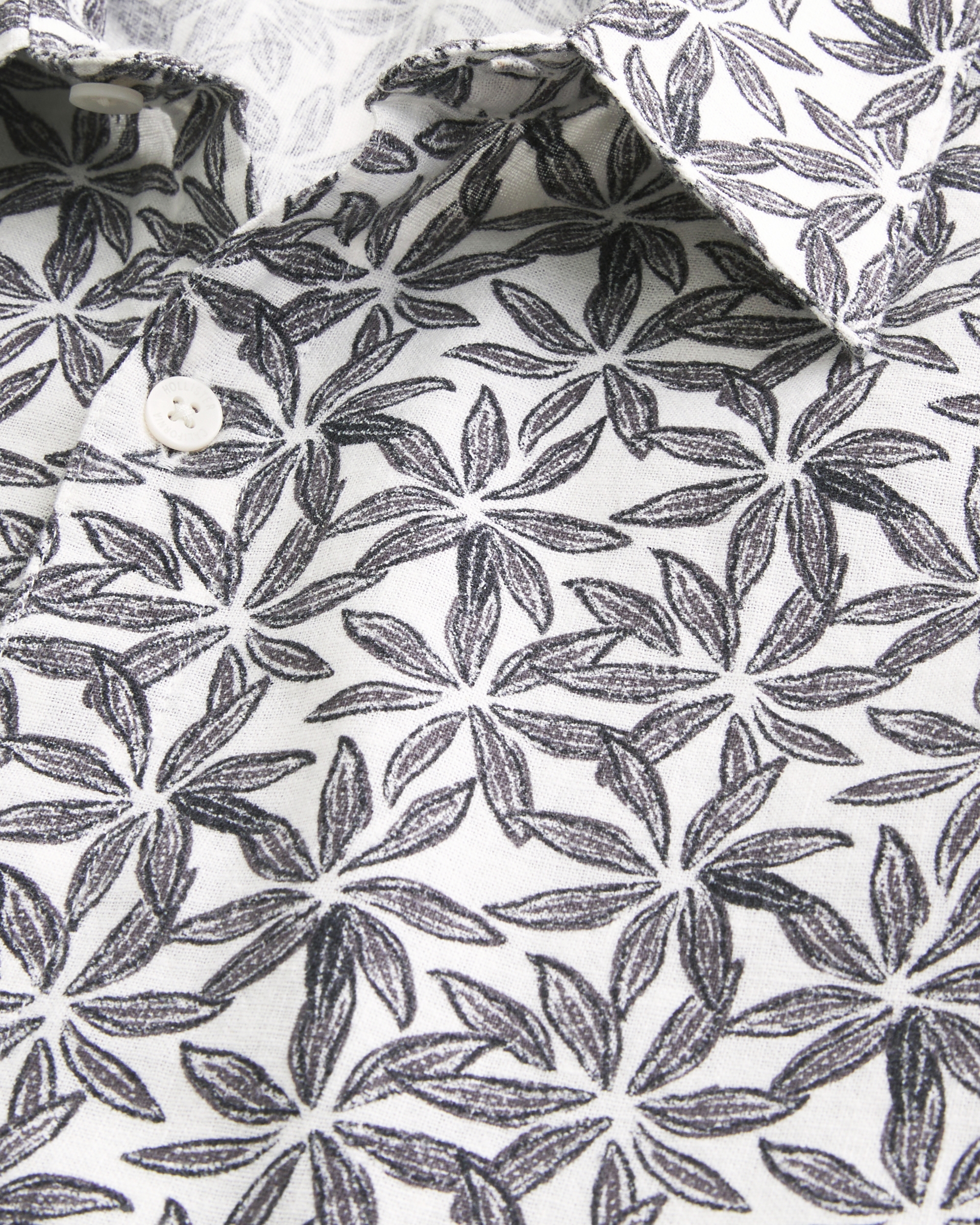 Boxy Tropical Pattern Linen-Blend Shirt