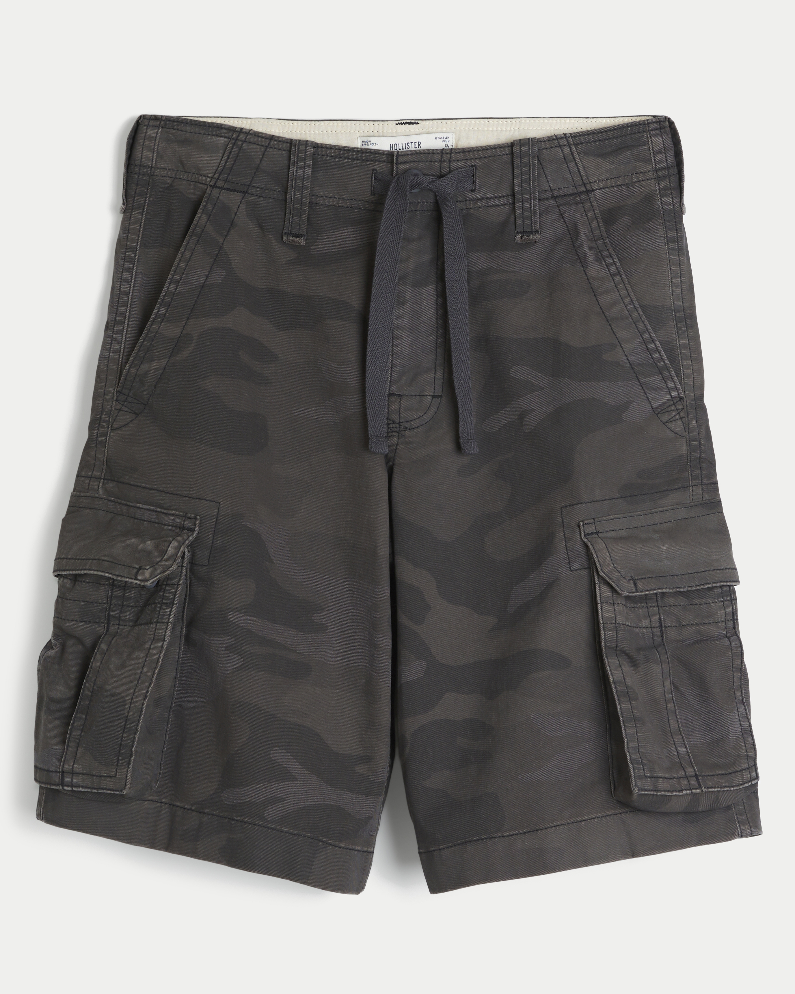 Low-Rise Baggy Camo Cargo Shorts