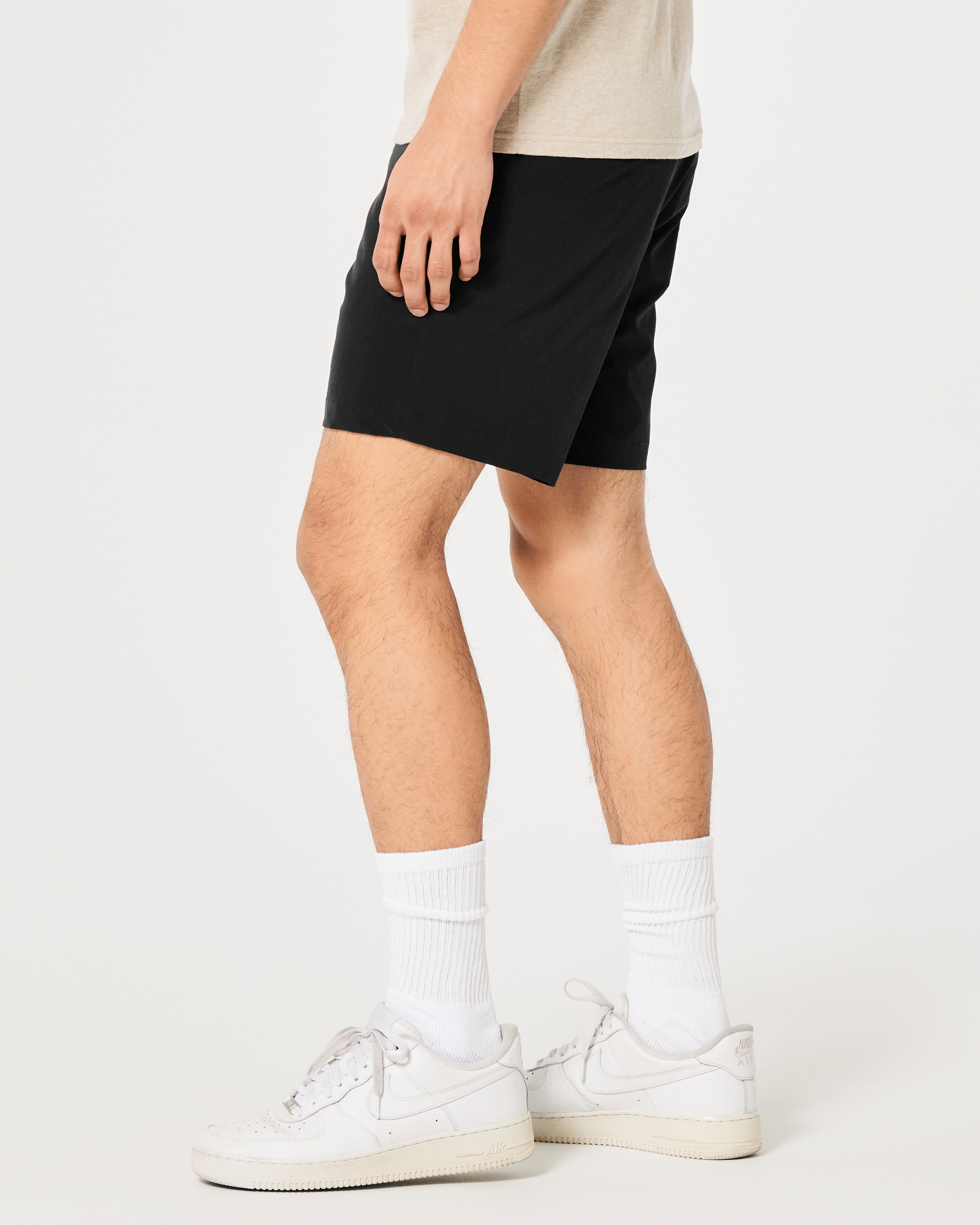 Hybrid Flat-Front Shorts 7"