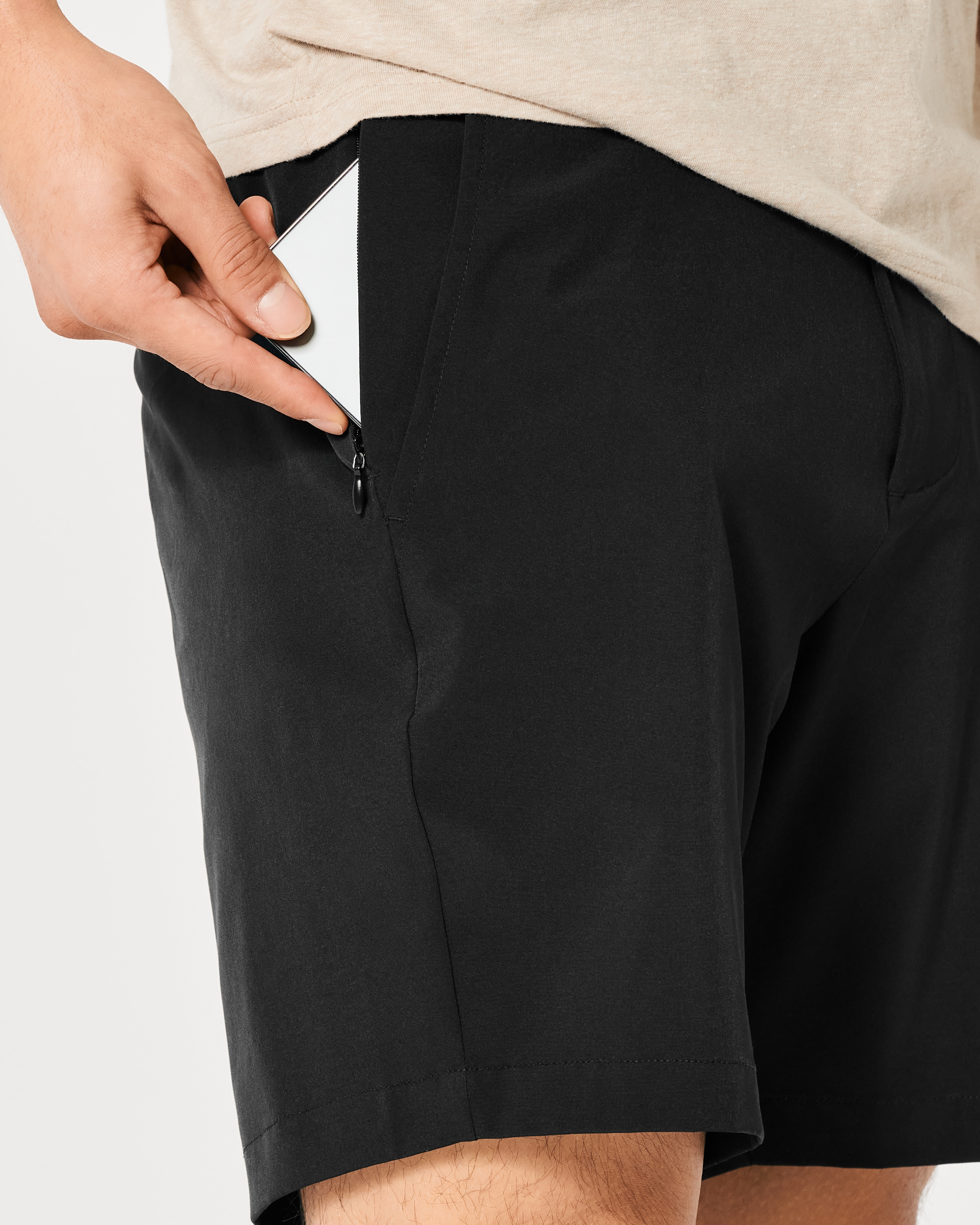 Hybrid Flat-Front Shorts 7"
