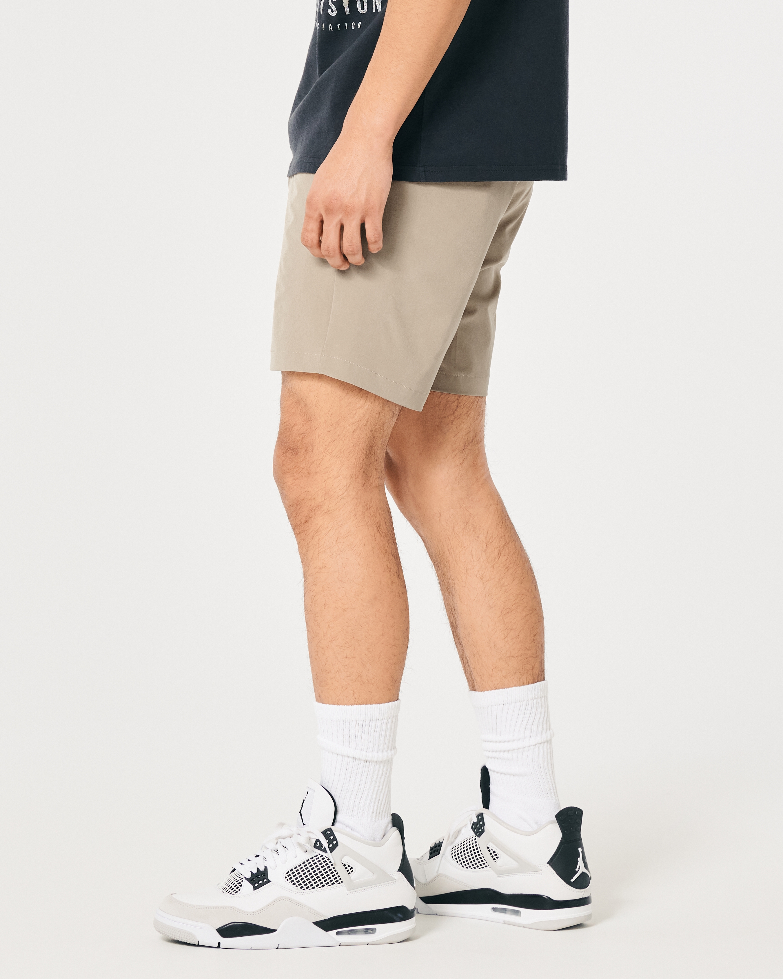 Hybrid Flat-Front Shorts 7"