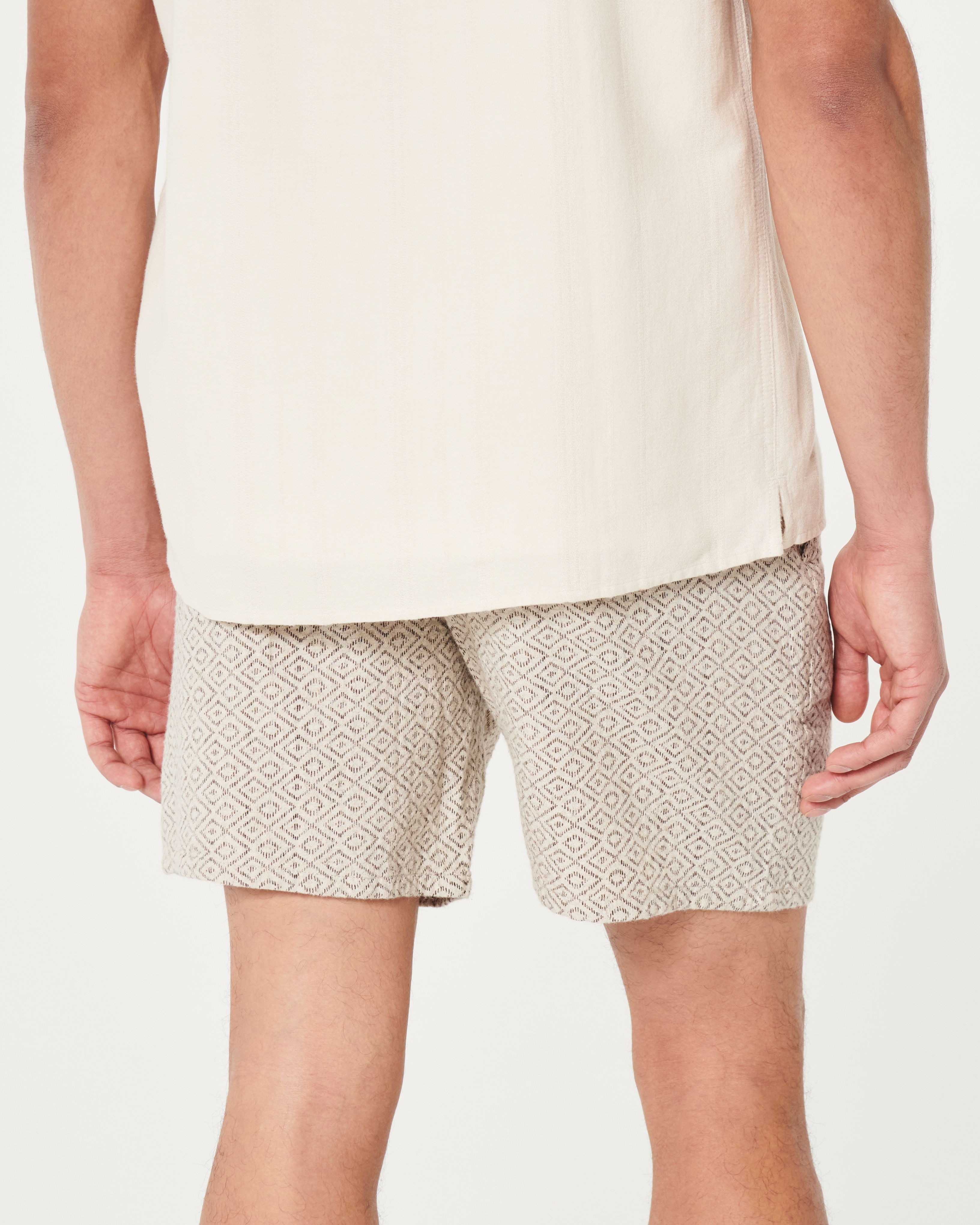Woven Shorts 7"