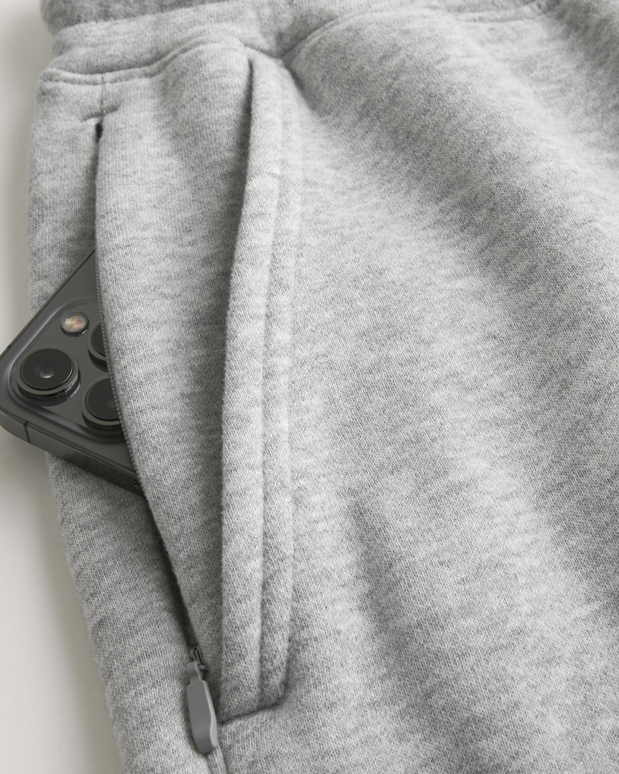 Hollister Feel Good Fleece Above-the-Knee Baggy Shorts
