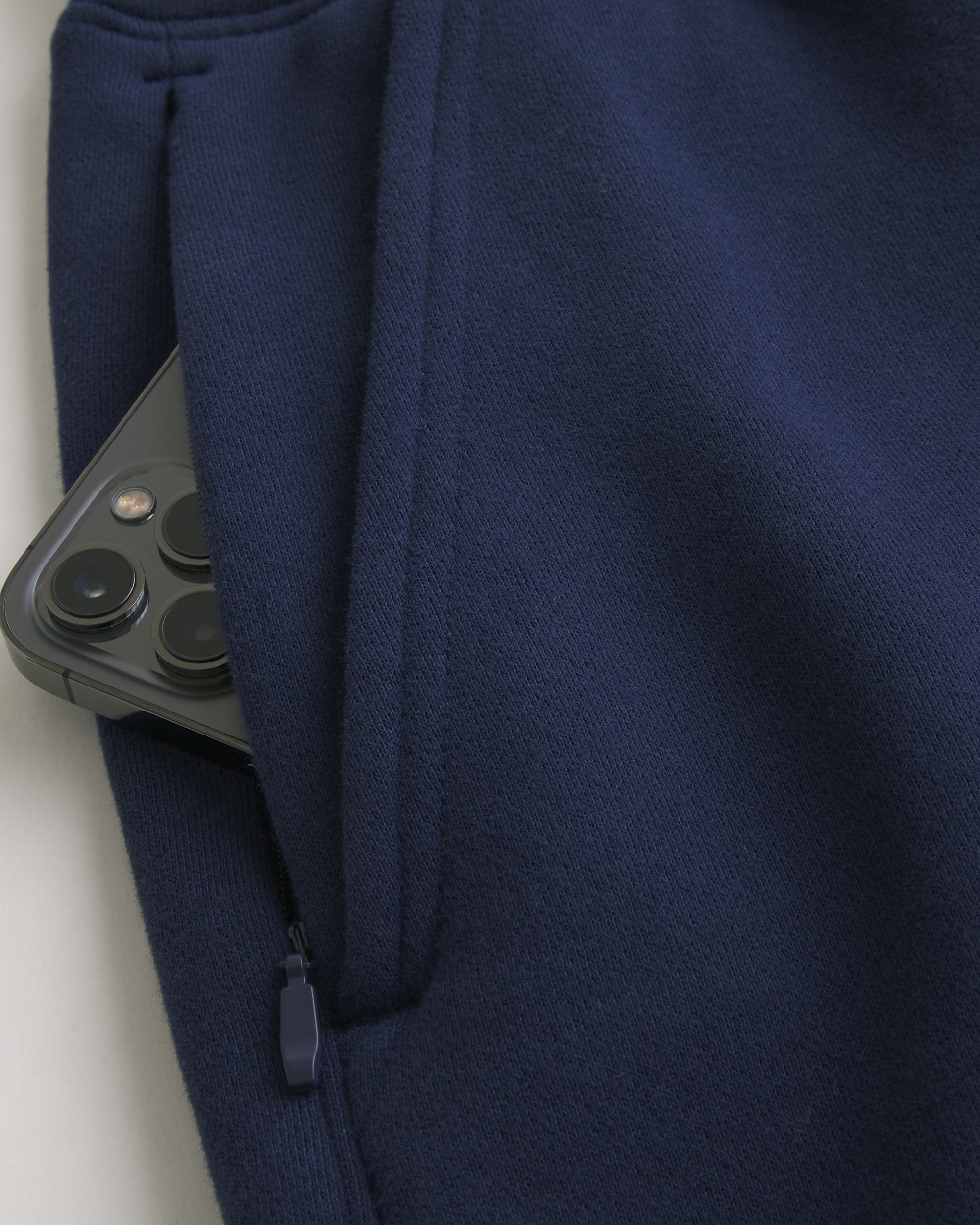 Hollister Feel Good Fleece Above-the-Knee Baggy Shorts
