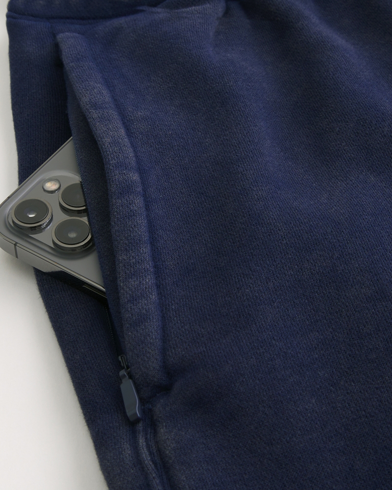 Mid-Thigh Graphic Loose Fleece Shorts
