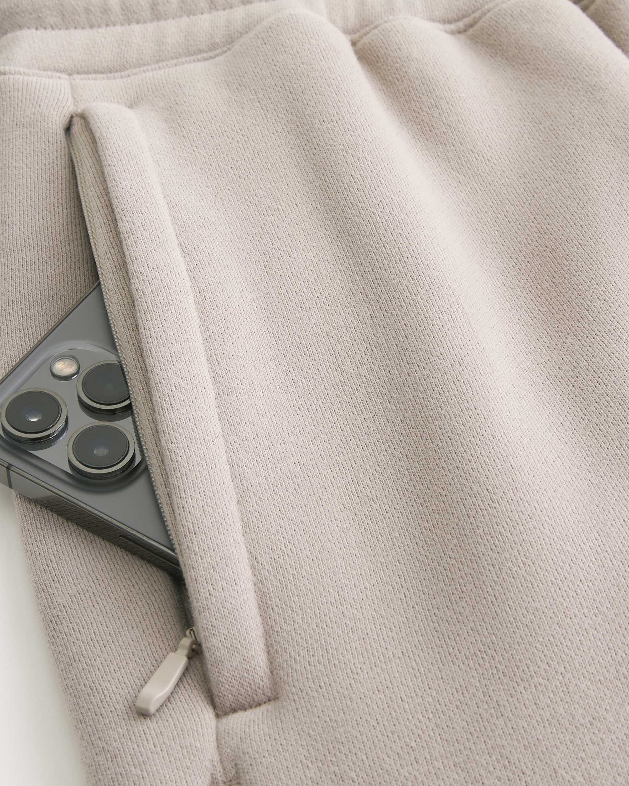 Mid-Thigh Loose Shorts