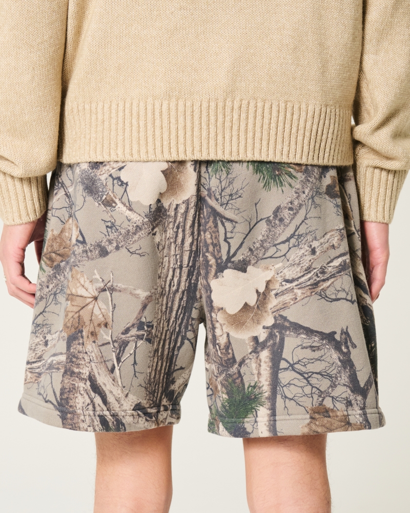 Mid-Thigh Camo Loose Fleece Shorts