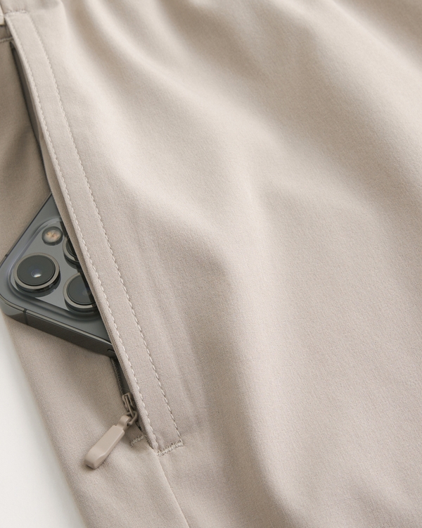 Mid-Thigh Hybrid Active Shorts