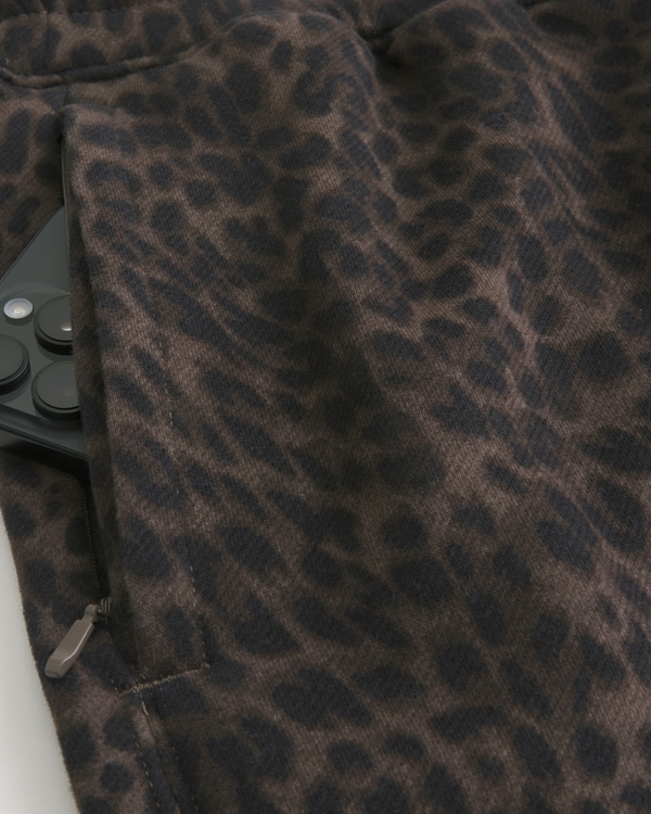 Mid-Thigh Loose Fleece Shorts