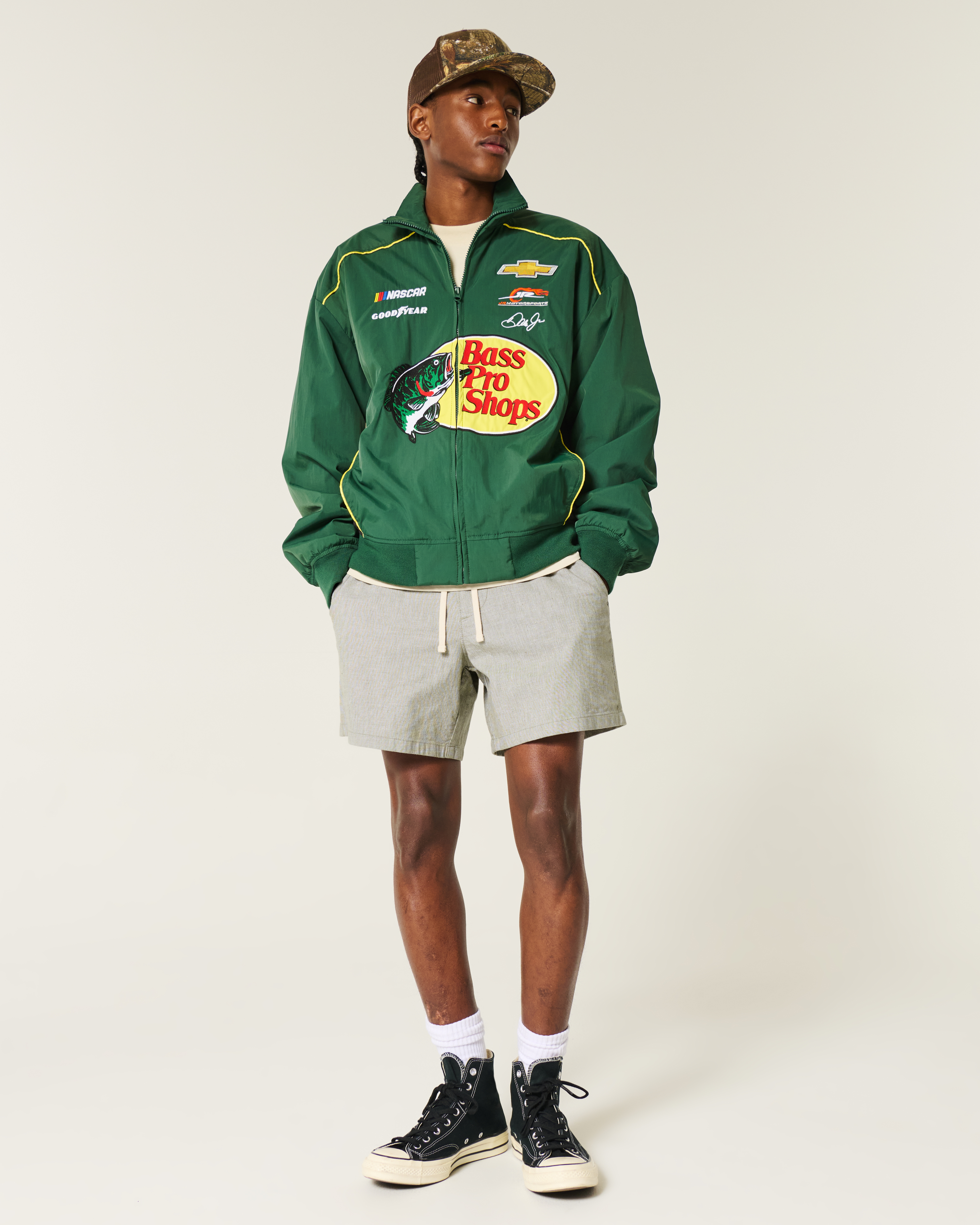 Mid-Thigh Linen-Blend Pull-On Shorts
