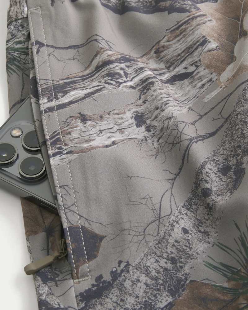 Mid-Thigh Camo Hybrid Active Shorts