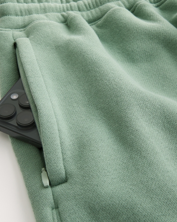 Mid-Thigh Loose Fleece Shorts