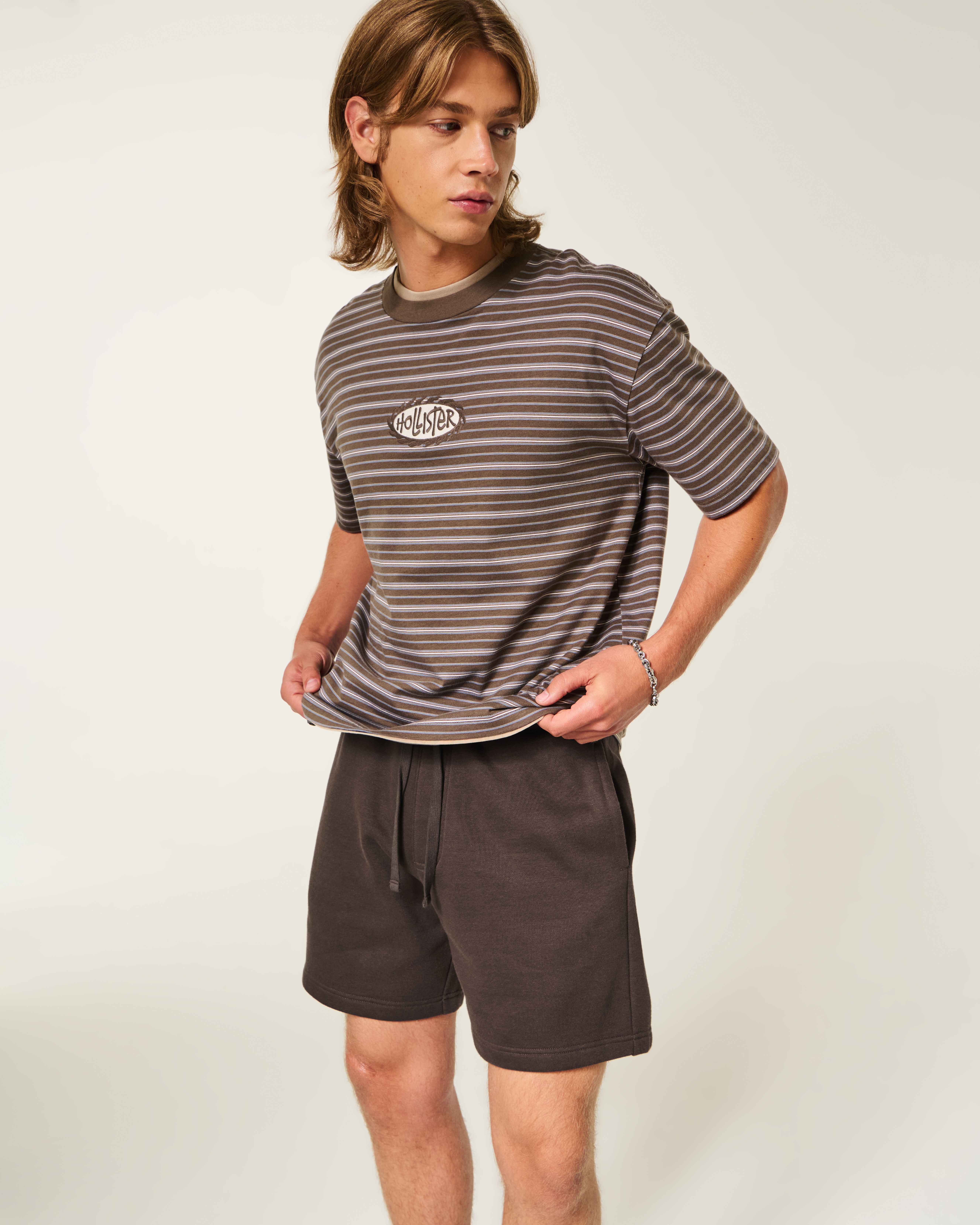 Above-the-Knee Star Applique Baggy Fleece Shorts
