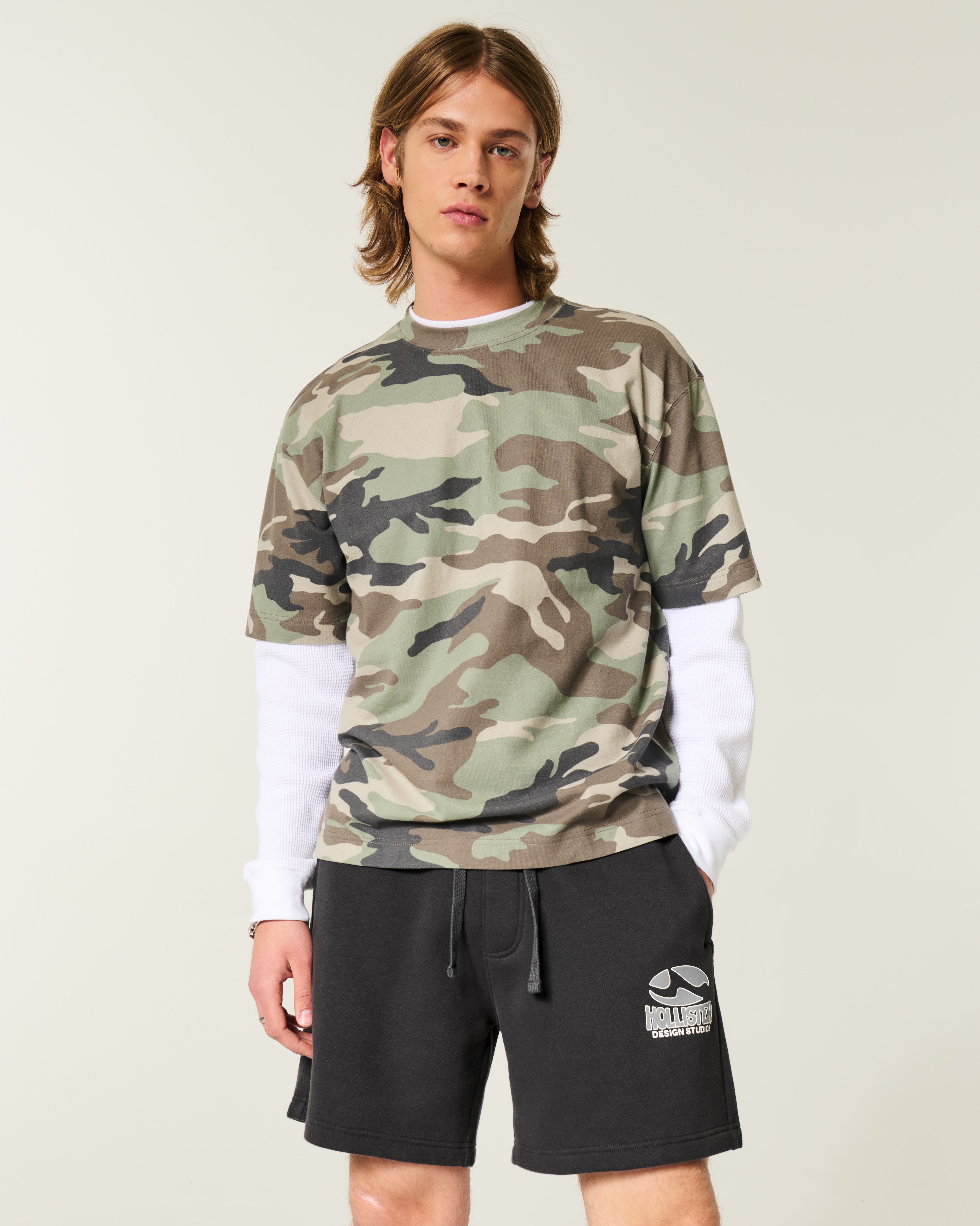 Above-the-Knee Logo Graphic Baggy Fleece Shorts