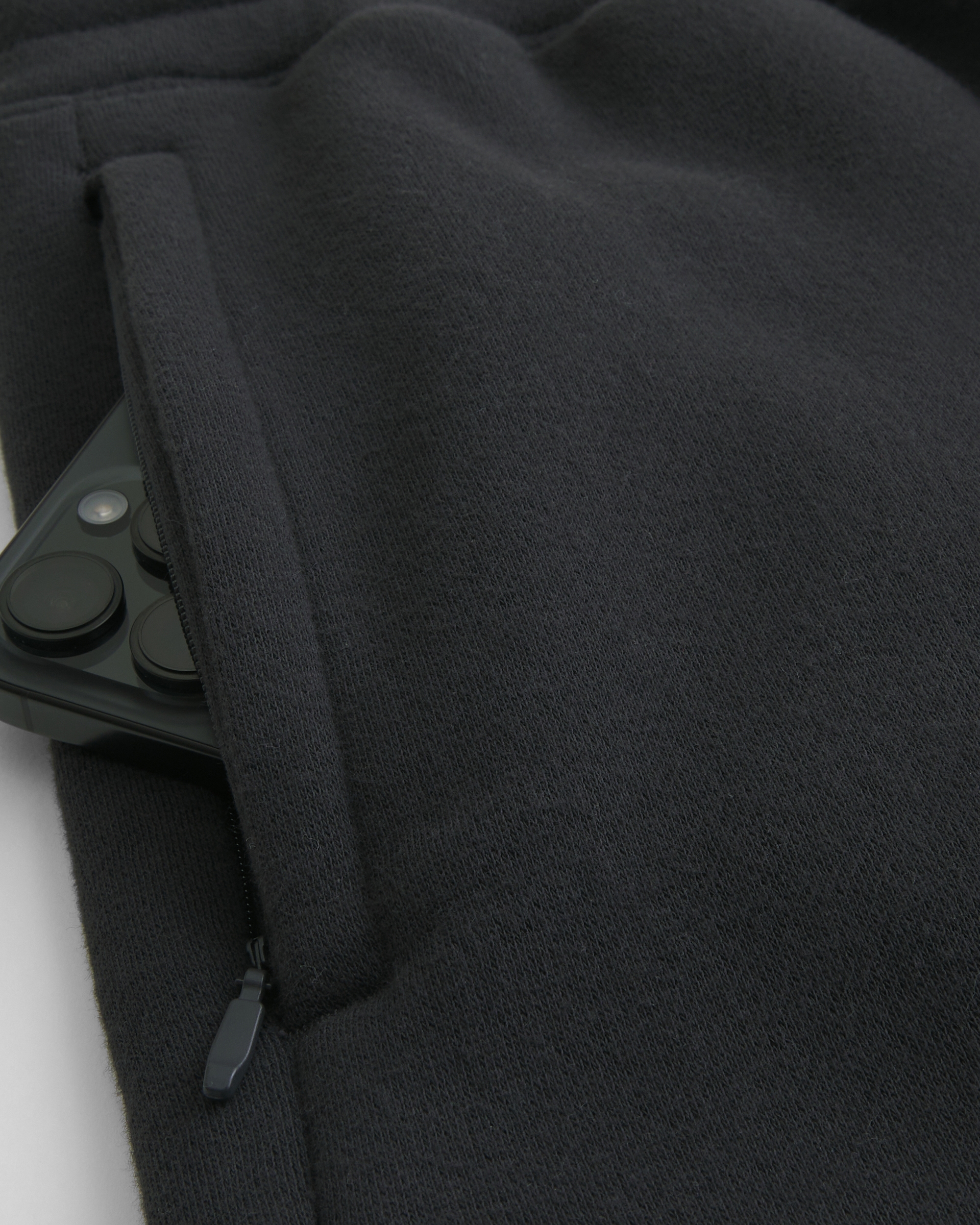 Above-the-Knee Logo Graphic Baggy Fleece Shorts