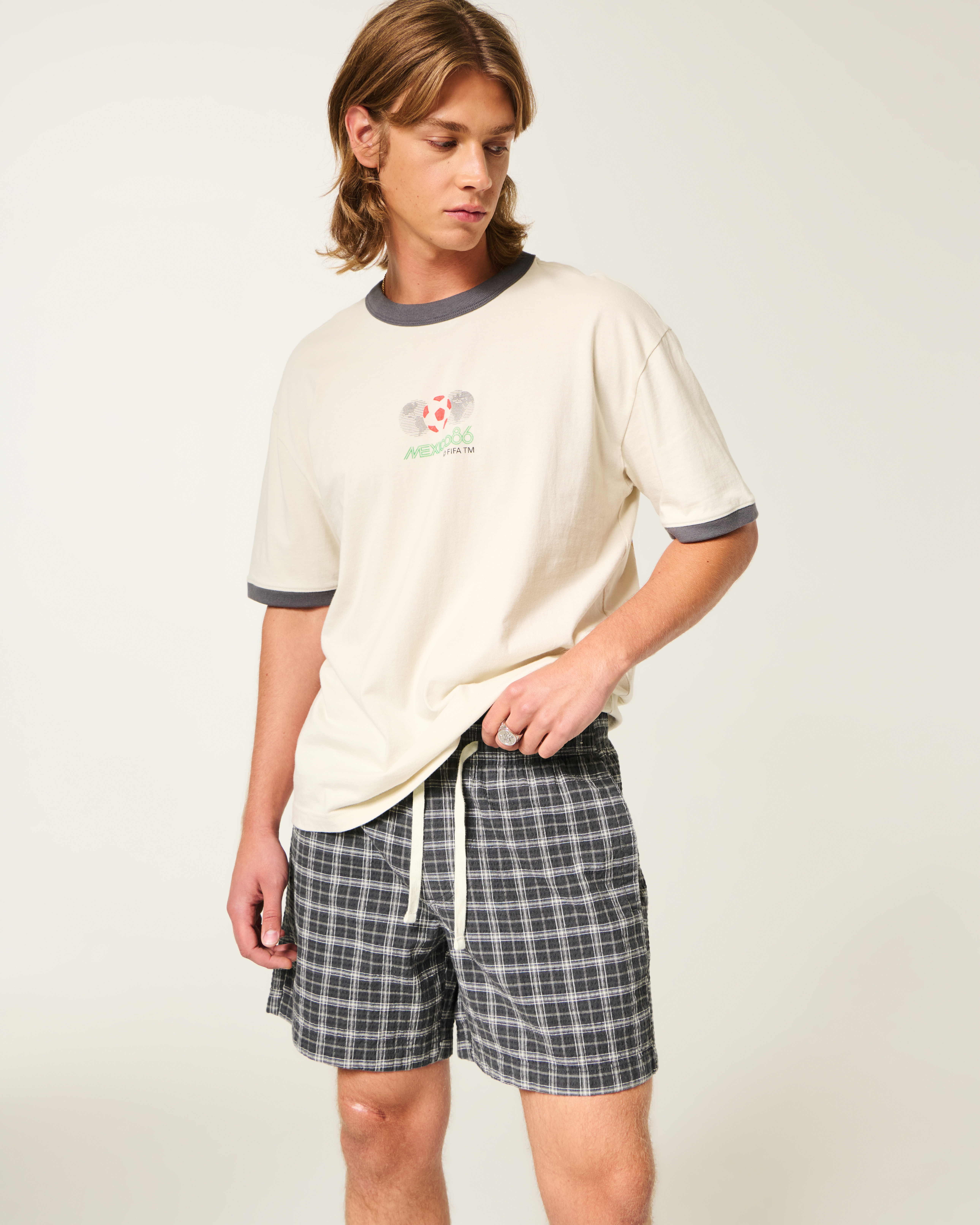 Mid-Thigh Seersucker Pull-On Shorts