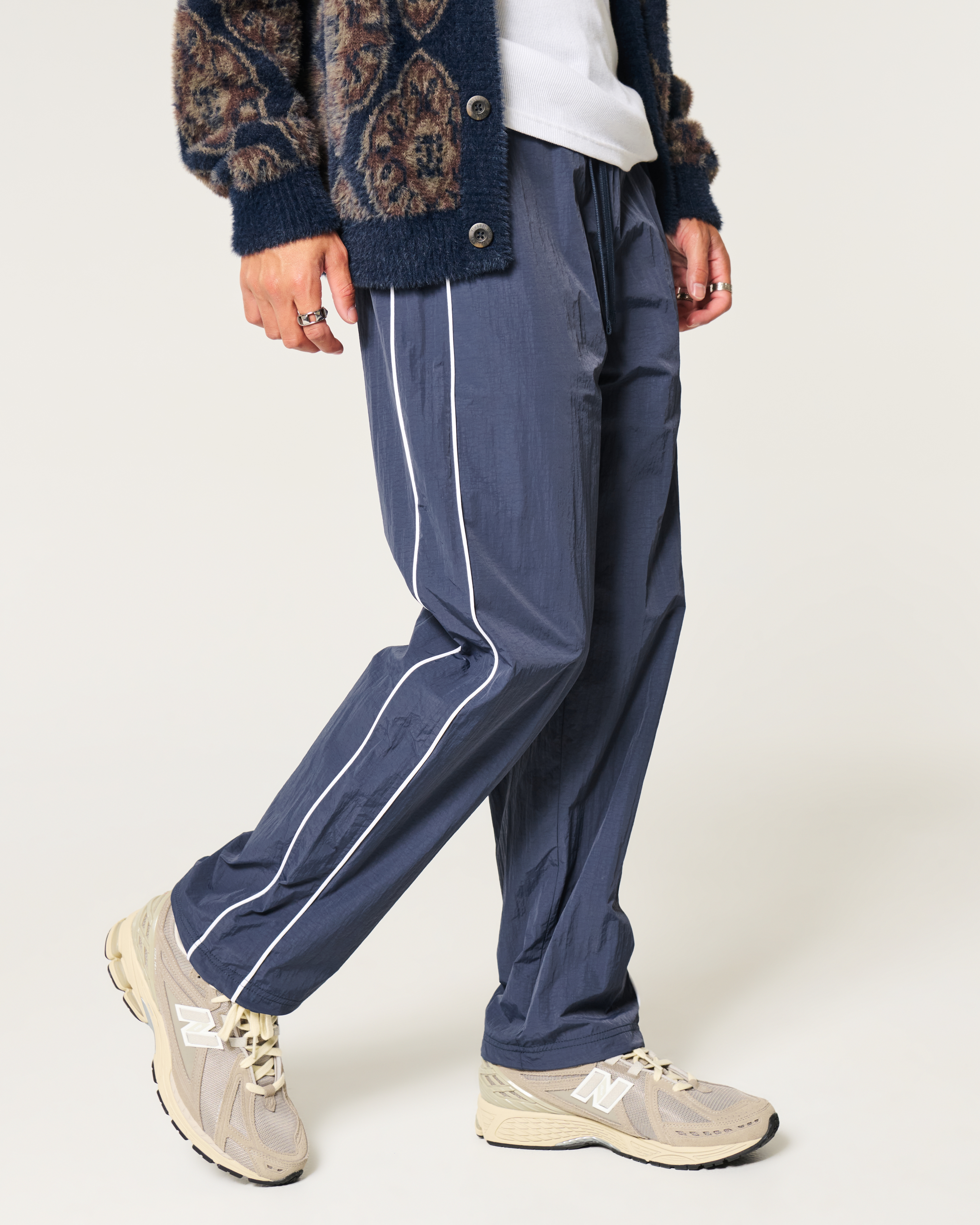 ●ROUGHNECK● Rosario Baggy Track Pants / Navy Men's Baggy Track Pants | Men's Sale | HollisterCo.com