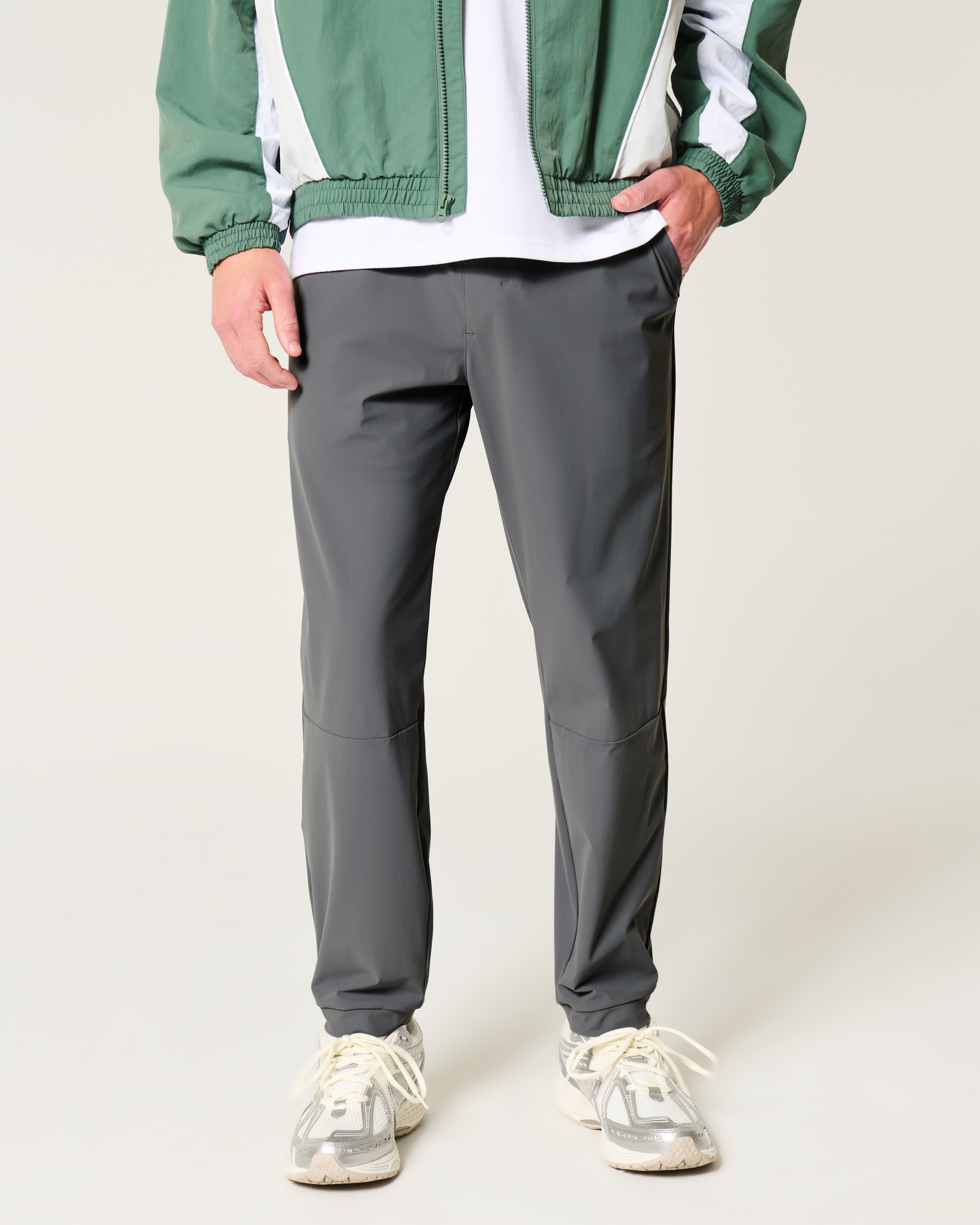 Men's Relaxed All-Day Taper Pants | Men's Bottoms