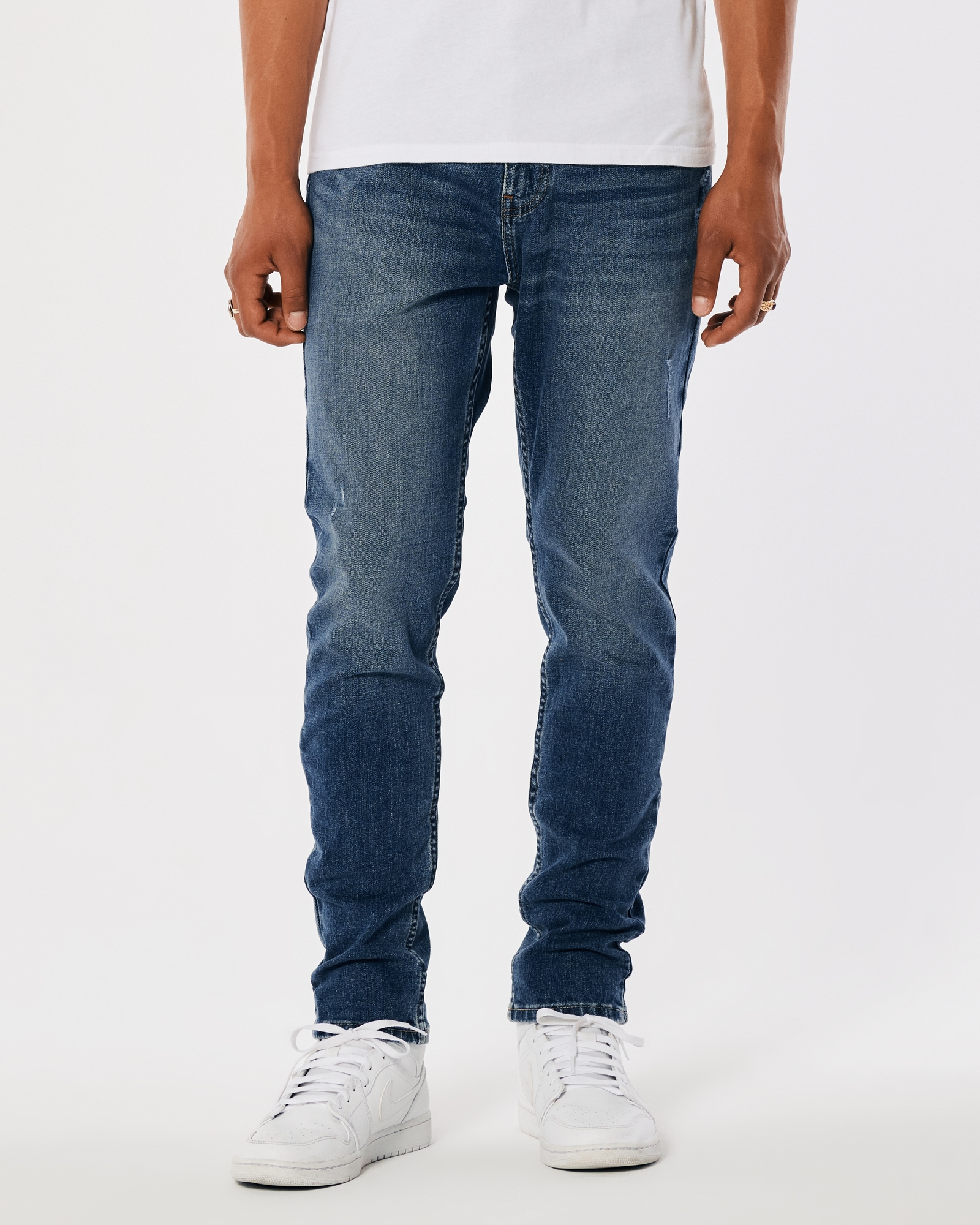 helt seriøst tyv Ord Men's Distressed Dark Wash Athletic Skinny Jeans | Men's Clearance |  HollisterCo.com