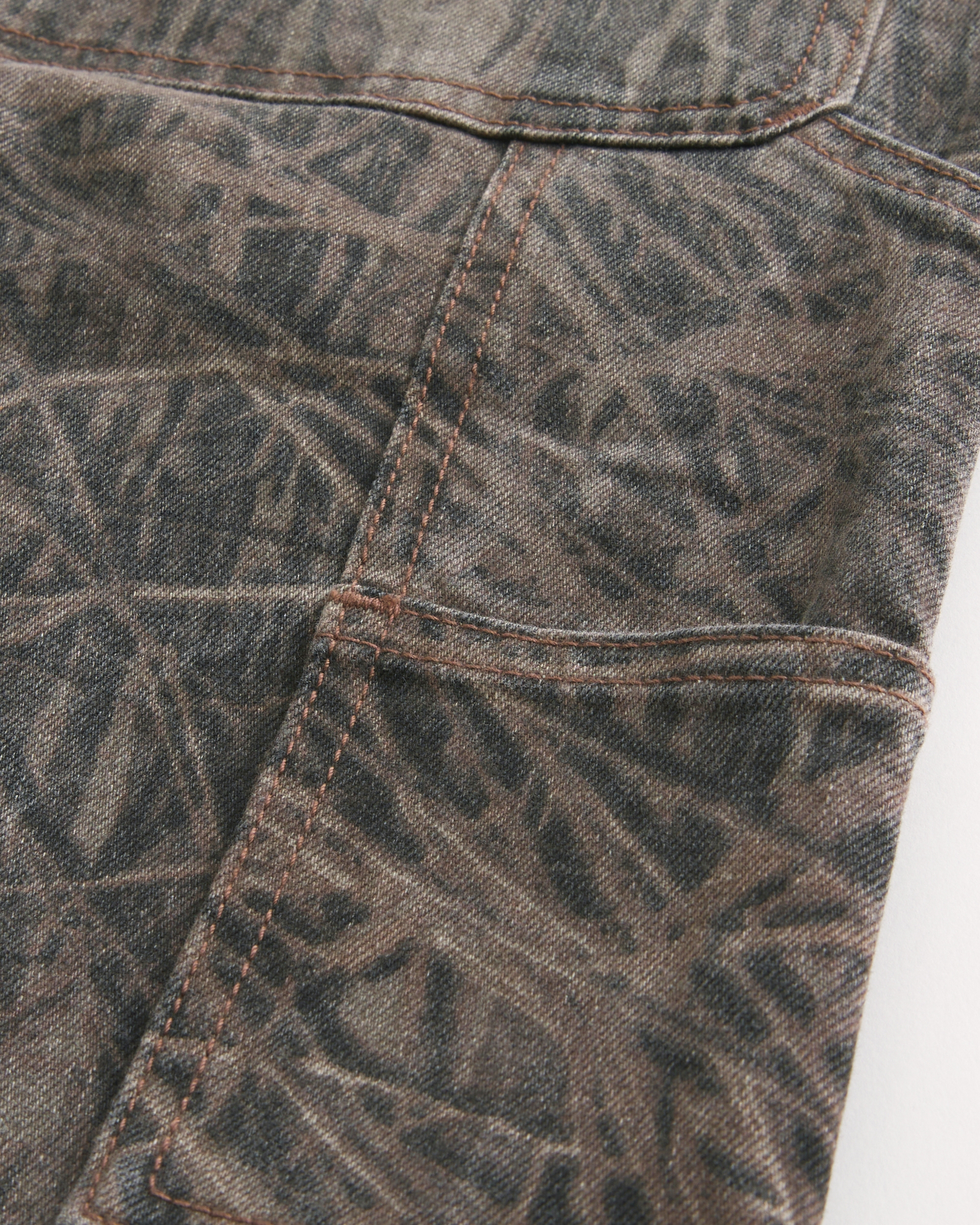 Camo Baggy Painter Jeans