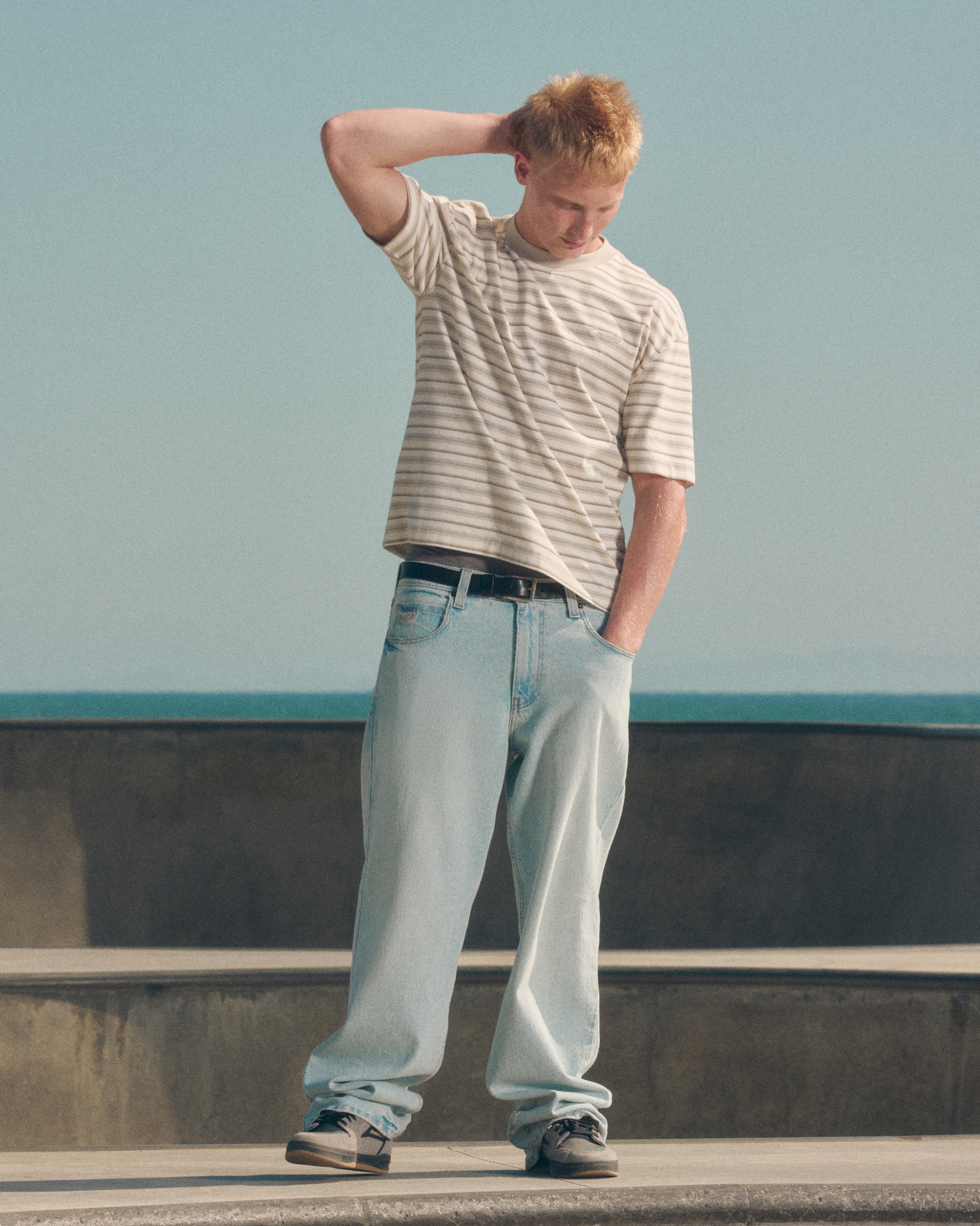 Low-Rise Baggy Jeans