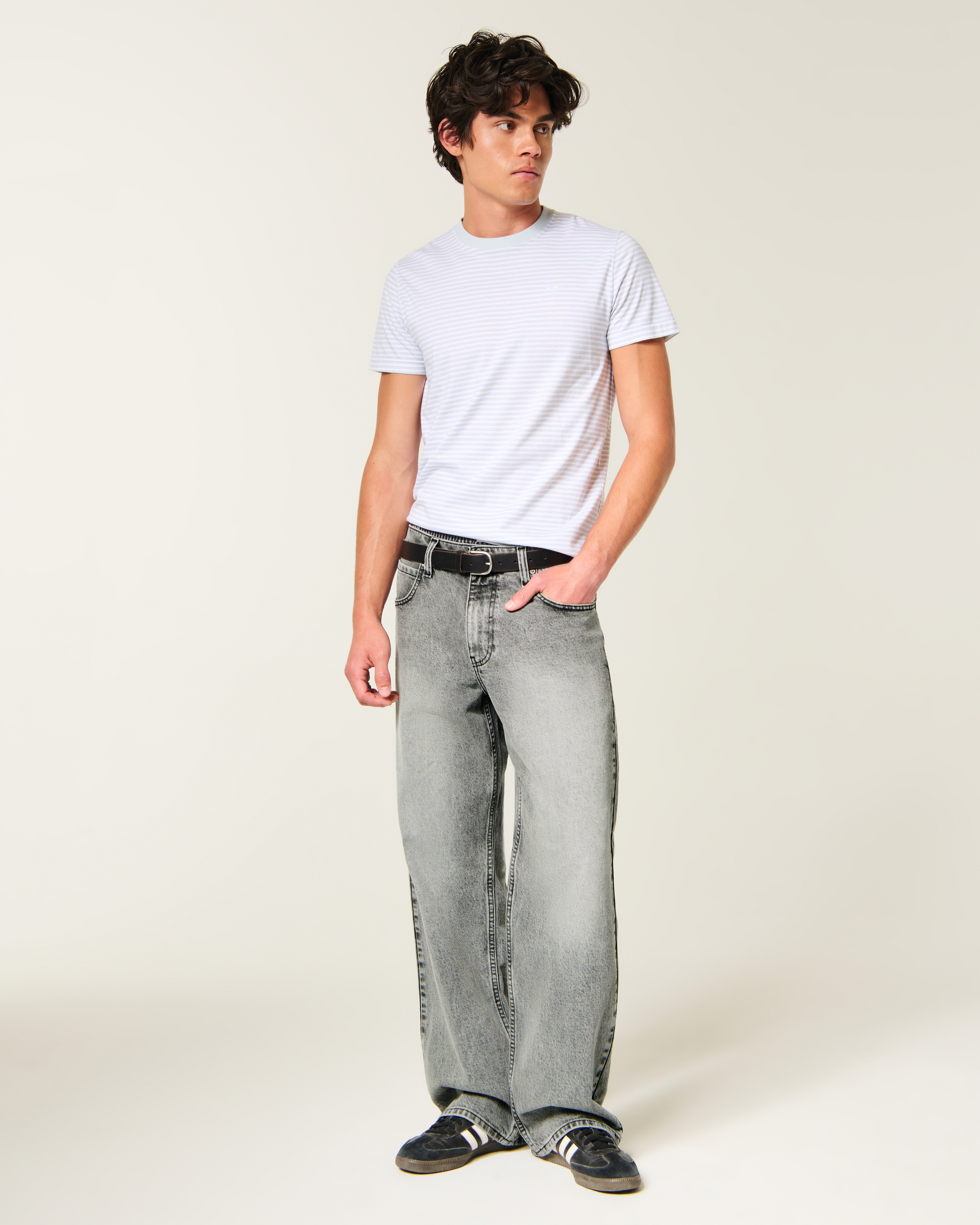 Low-Rise Baggy Jeans