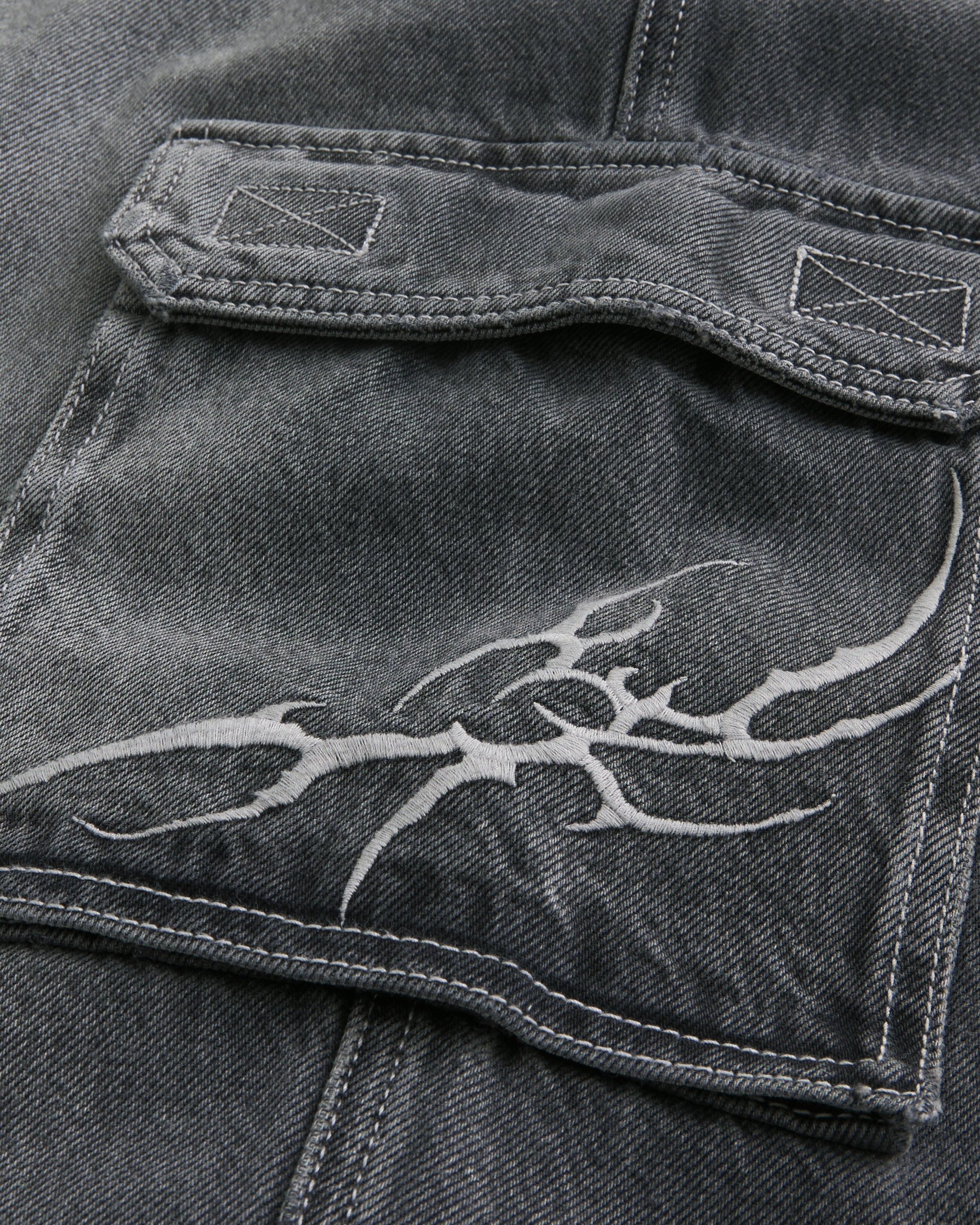 Embroidered Baggy Cargo Jeans