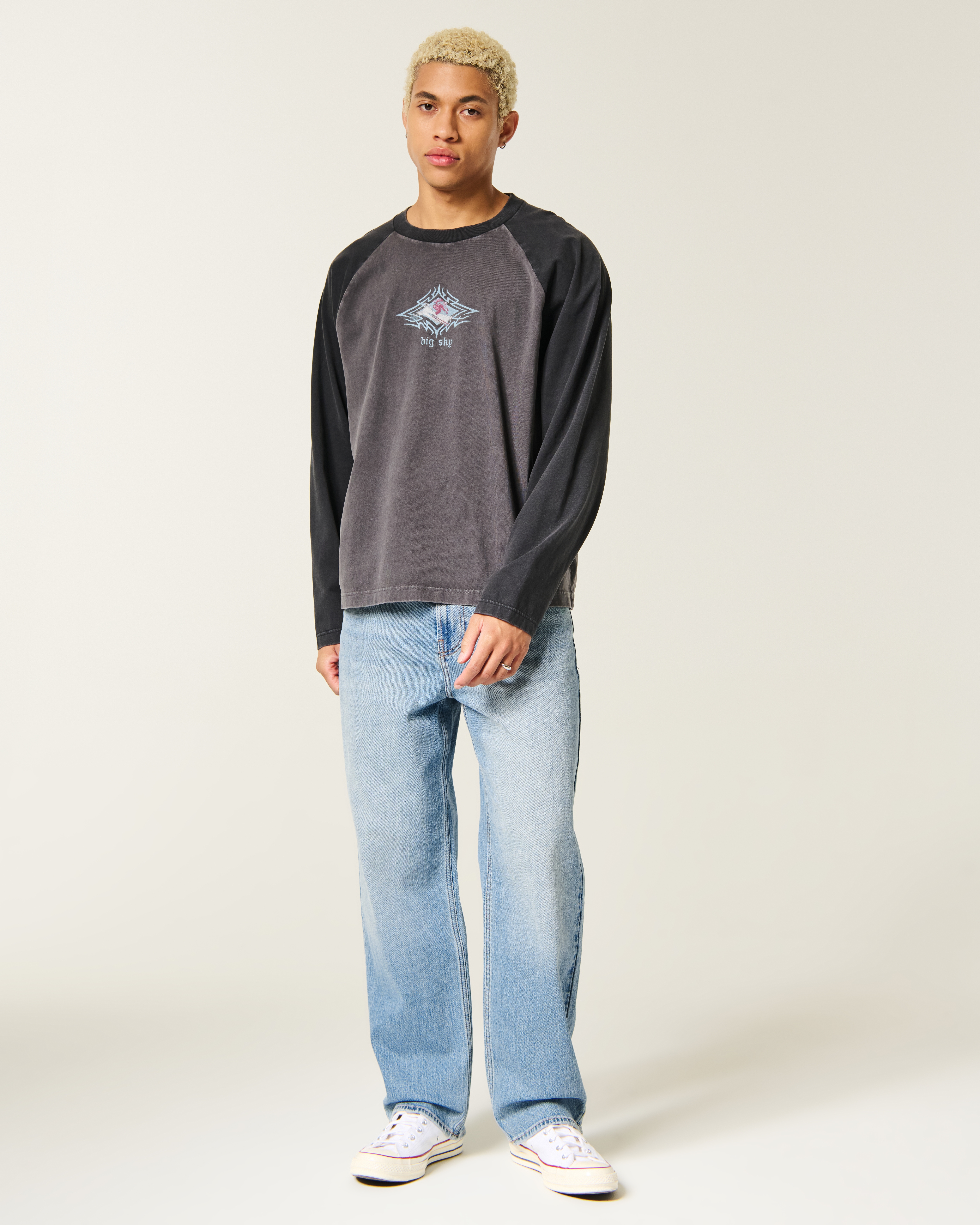 Medium Wash Star Applique Baggy Jeans
