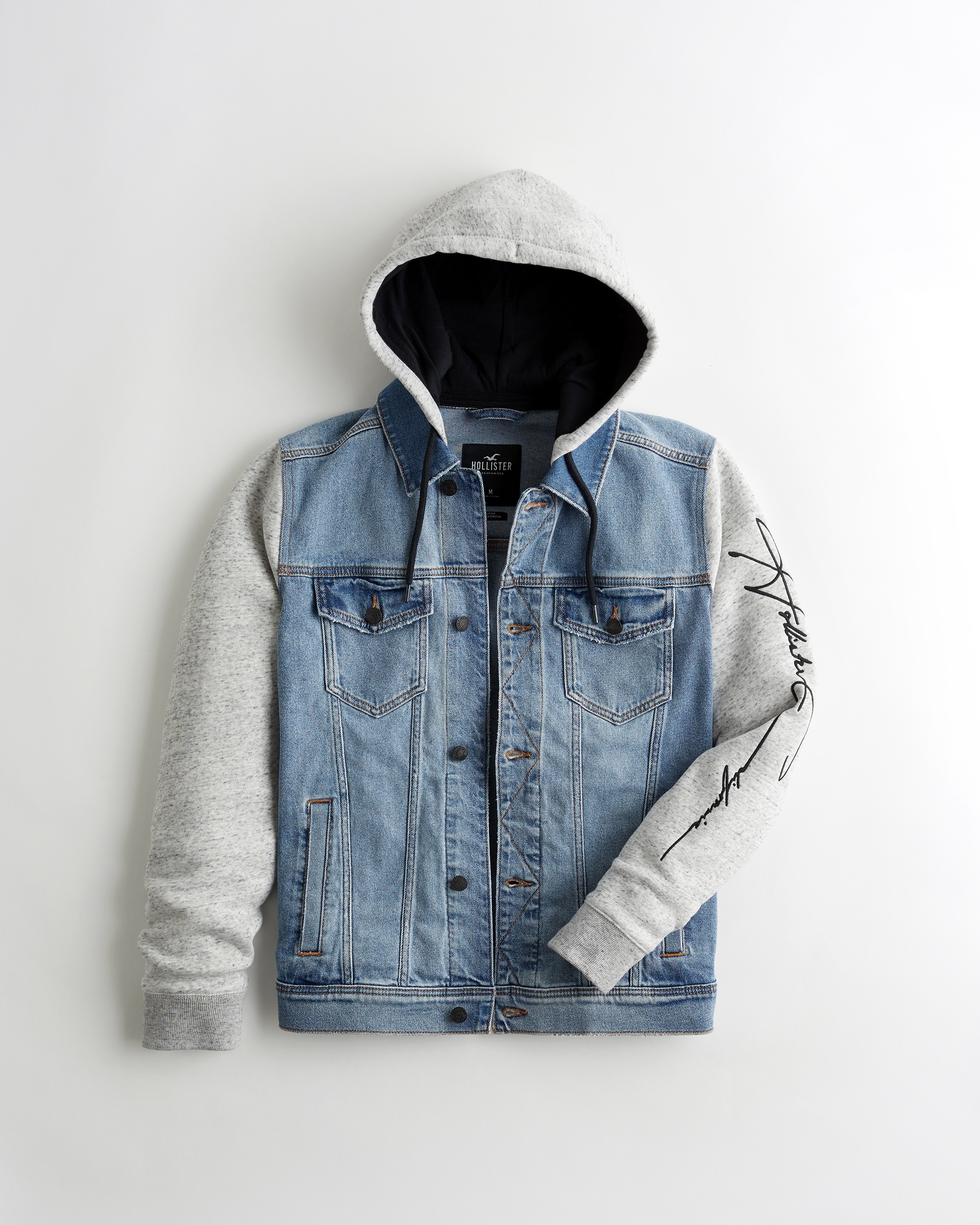 Denim Jackets for Guys | Hollister Co.